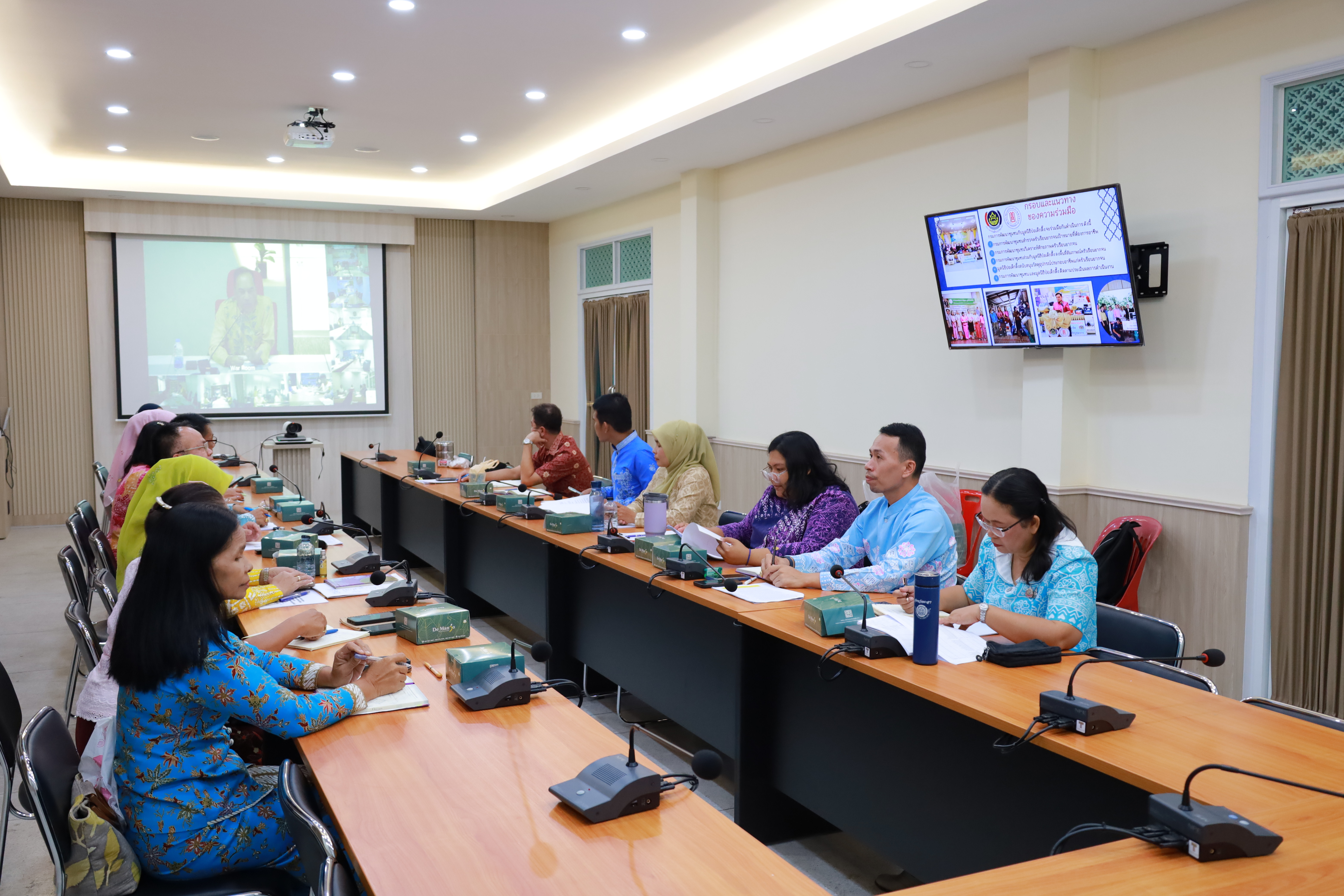 พช.ยะลา ร่วมประชุม (Video Conference) การแก้ไขปัญหาความยากจนเชิงบูรณาการ ระหว่าง กรมการพัฒนาชุมชน กระทรวงมหาดไทย กับ มูลนิธิปอเต็กตึ๊ง ระยะ 4 ภาคใต้ 14 จังหวัด