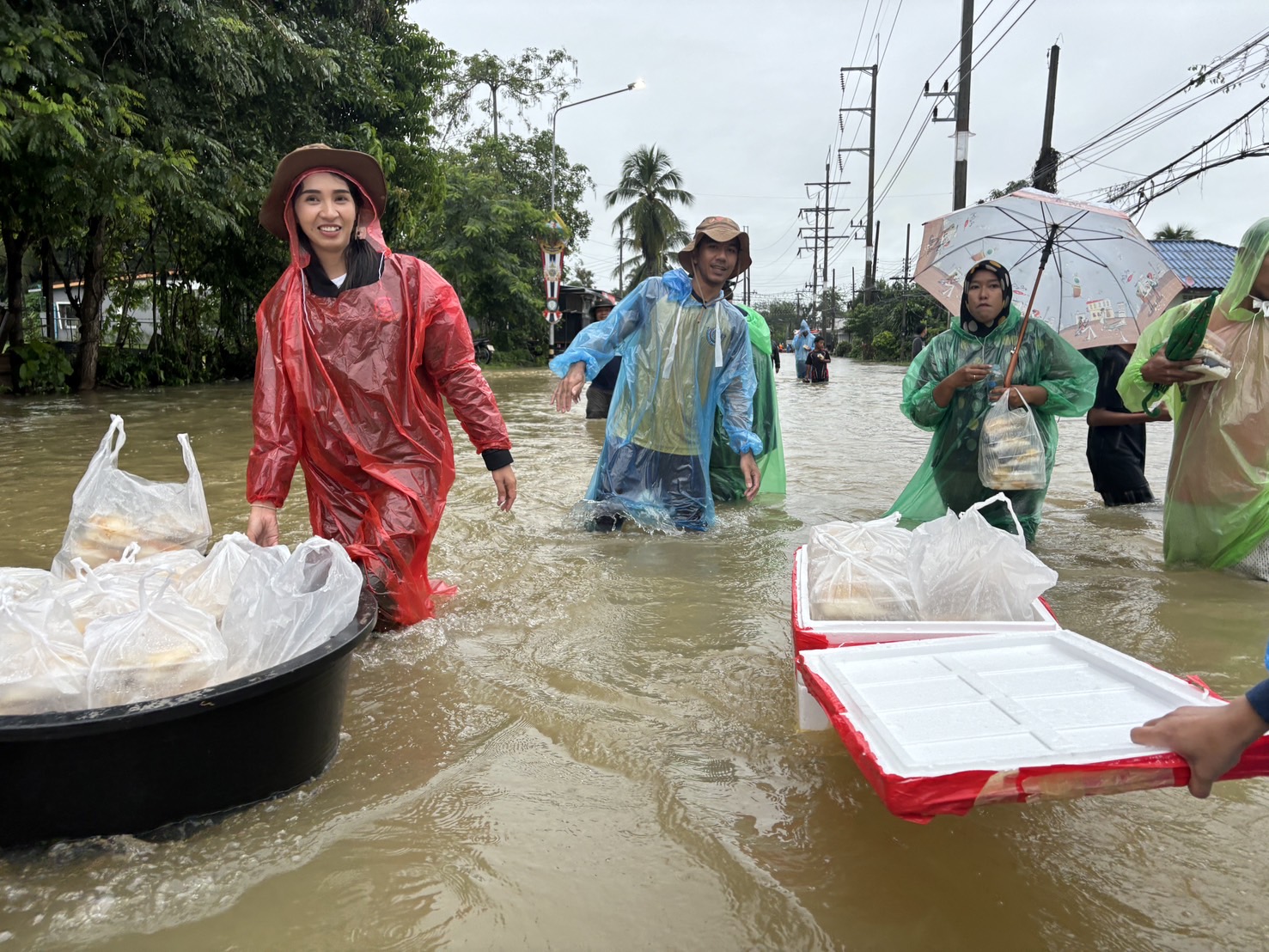พช.ยะลา ลงพื้นที่ช่วยเหลือผู้ประสบอุทกภัยในพื้นที่จังหวัดยะลา