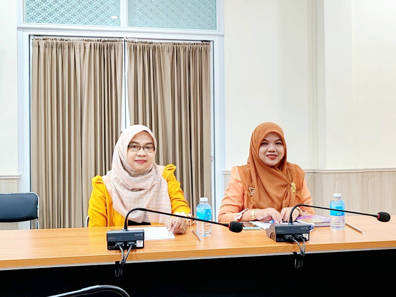 พช.ยะลาร่วมรับฟังการประชุมชี้แจงแนวทางการสมัครและหลัเกณฑ์การพิจารณารางวัลเลิศรัฐ ประจำปีงบประมาณ พ.ศ.2568