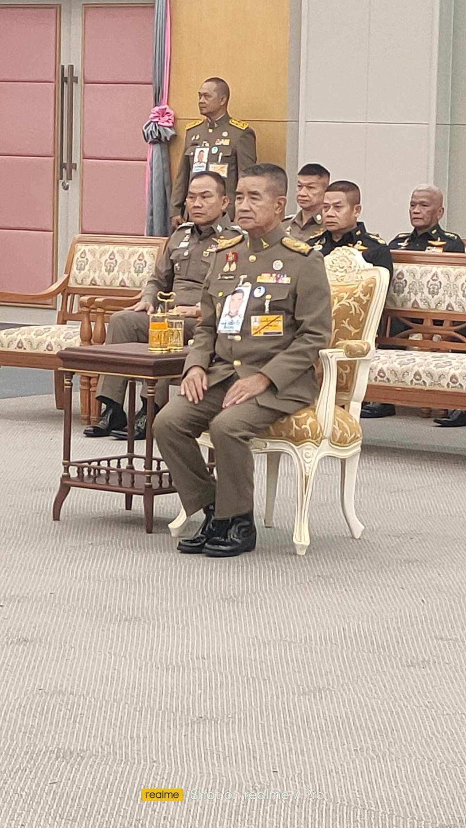ในหลวง โปรดเกล้าฯ องคมนตรี เชิญสิ่งของพระราชทานมอบราษฎรประสบอุทกภัย จ.ยะลา