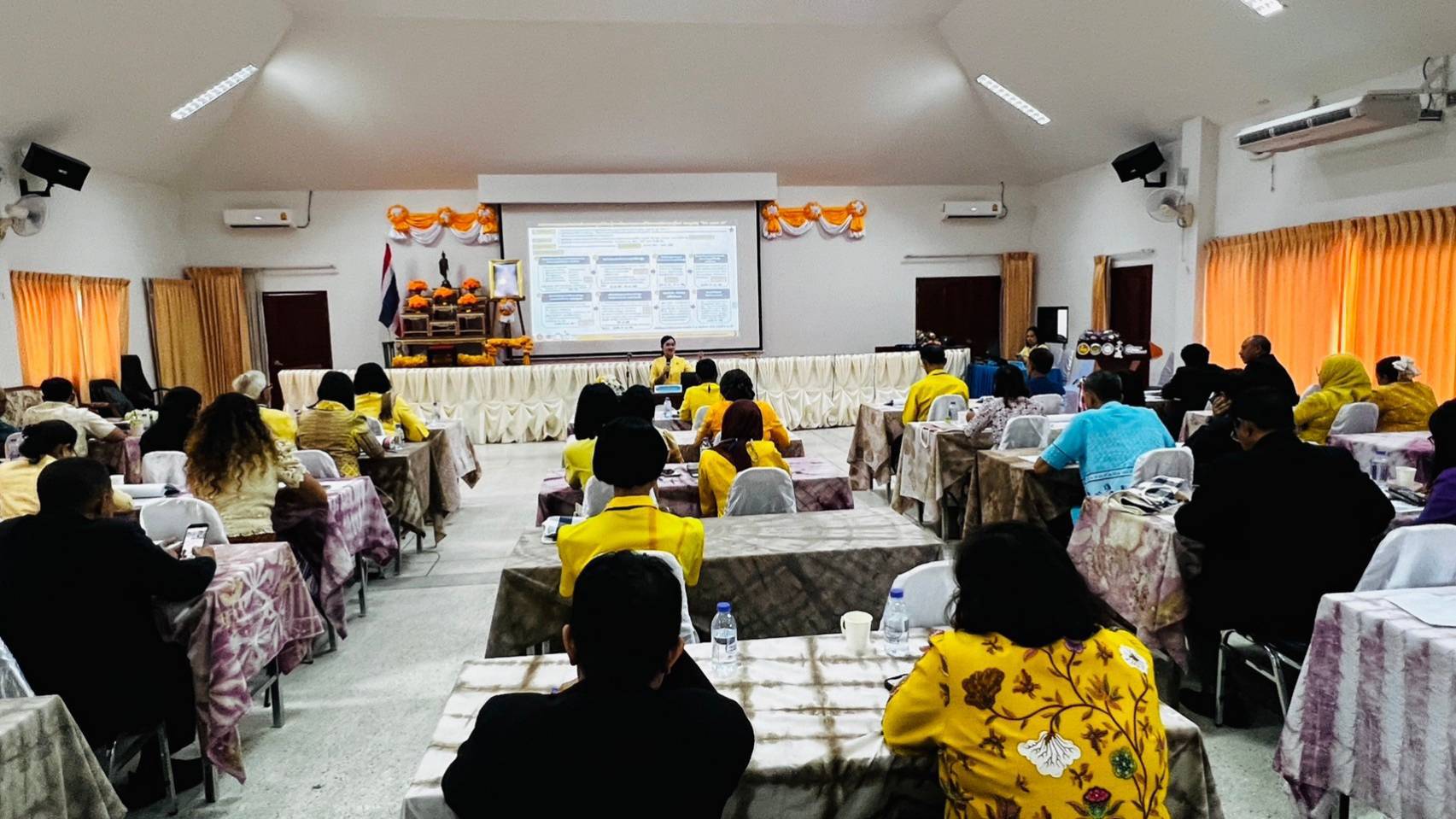 พช.ยะลา ร่วมประชุมเชิงปฏิบัติการพัฒนาศักยภาพการขจัดความยากจนแบบบูรณาการ (4 ภาค) ภาคใต้