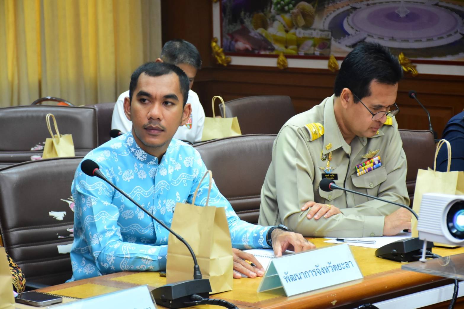 พช.ยะลา ร่วมประชุมศูนย์ปฏิบัติการติดตามเร่งรัดการบำบัดรักษา ฟื้นฟูสภาพสังคม ป้องกัน และปราบปรามยาเสพติด ครั้งที่ 2/2567