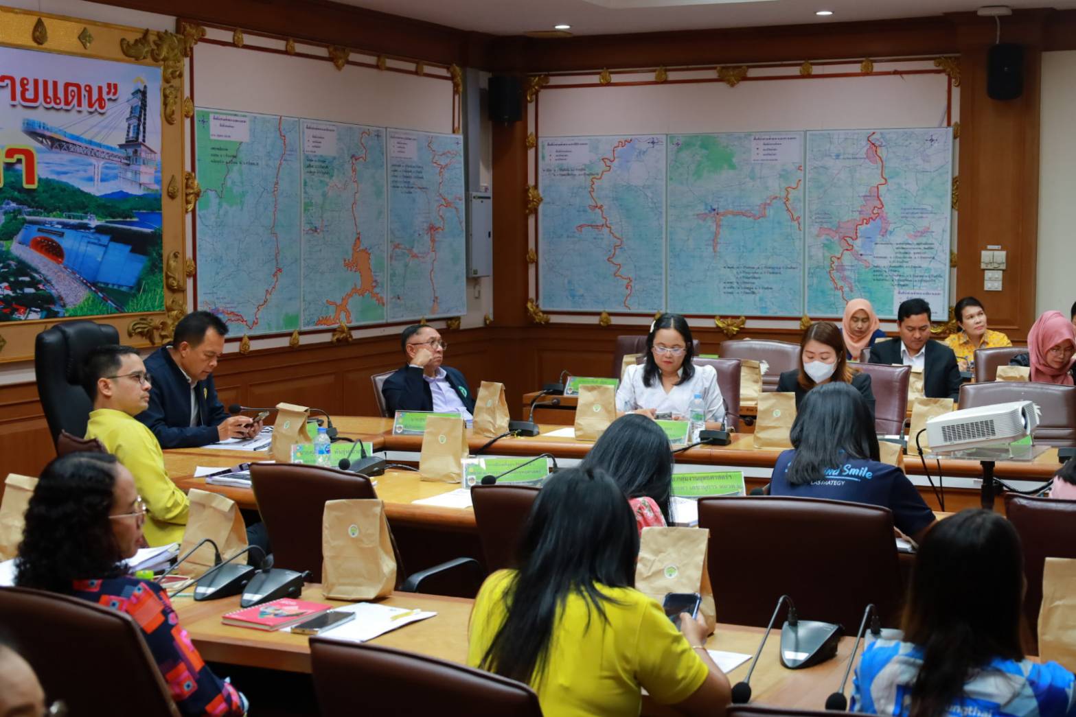 พช.ยะลา ร่วมประชุมชี้แจงแนวทางการสมัครและหลักเกณฑ์การพิจารณารางวัลเลิศรัฐ ประจำปี 2568