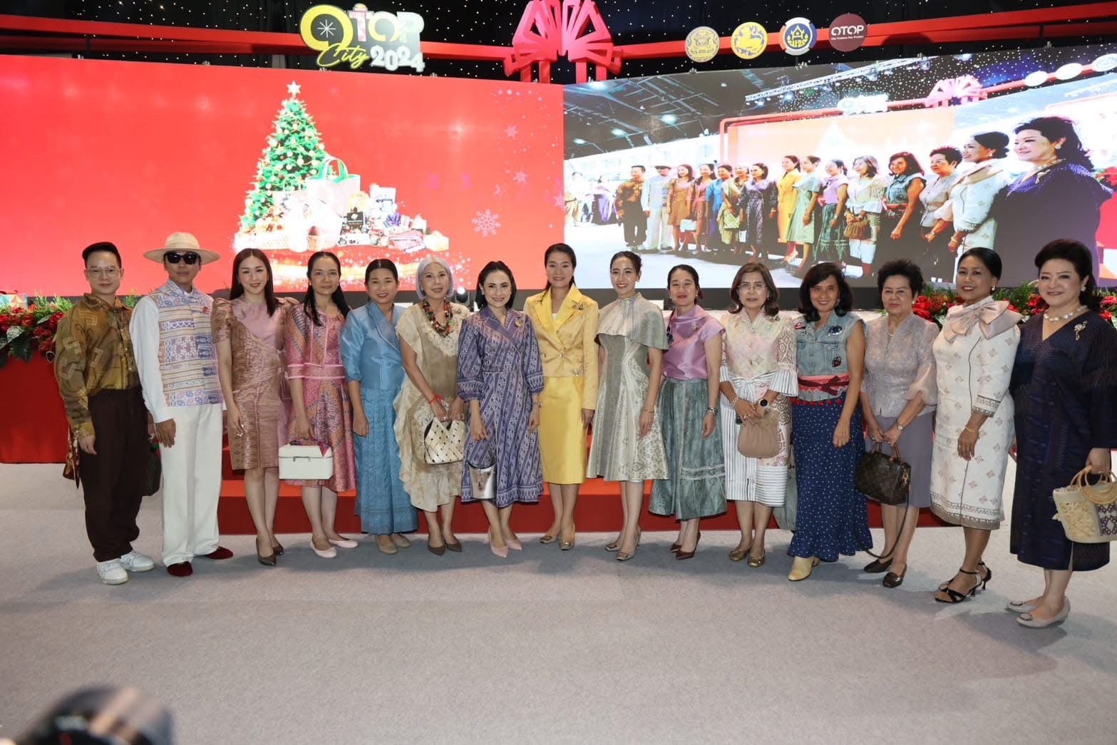 ผู้บริหารจังหวัดยะลา ให้เกียรติร่วมพิธีเปิดงาน OTOP City 2024