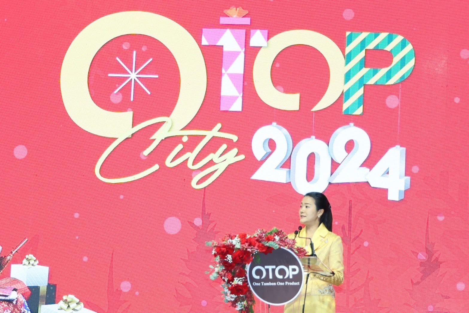 ผู้บริหารจังหวัดยะลา ให้เกียรติร่วมพิธีเปิดงาน OTOP City 2024