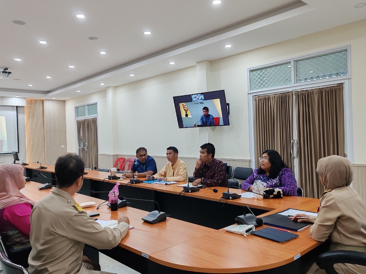 พช.ยะลา ร่วมประชุมชี้แจงแนวทางการดำเนินงานการบริหารการจัดเก็บข้อมูลความจำเป็นพื้นฐาน (จปฐ.) และข้อมูลพื้นฐานระดับหมู่บ้าน (กชช. 2ค) ปี 2568