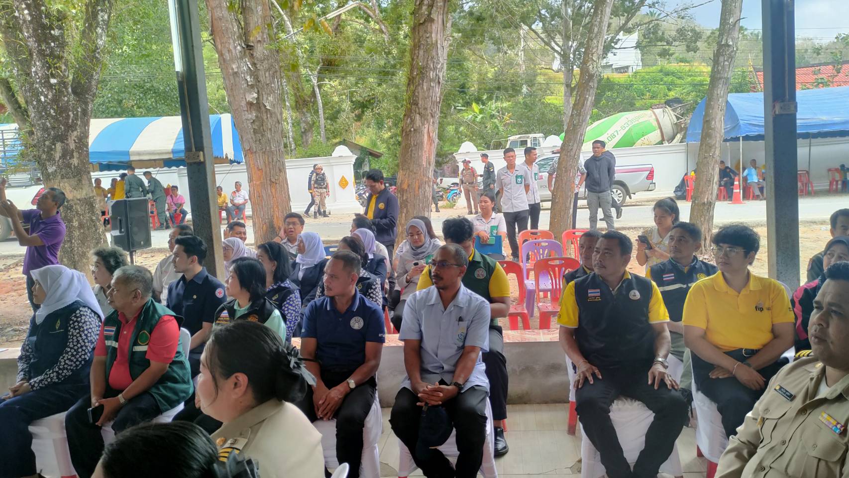 พช.ยะลา ร่วมกิจกรรมจังหวัดเคลื่อนที่ “หน่วยบำบัดทุกข์ บำรุงสุข สร้างรอยยิ้มให้ประชาชน”