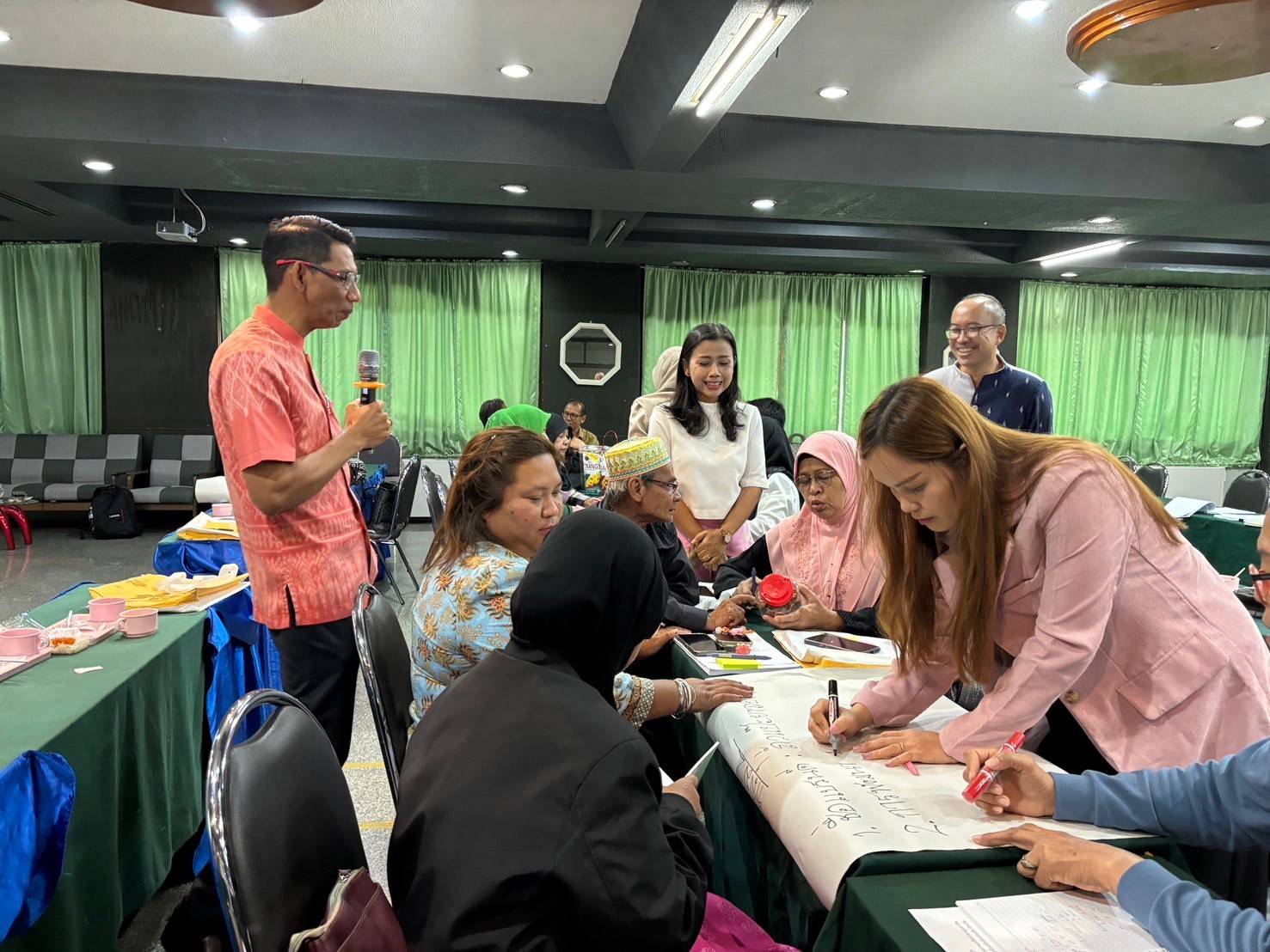 พช.ยะลา จัดโครงการประชุมเชิงปฏิบัติการพัฒนาศักยภาพเครือข่ายกลุ่มอาชีพและผู้ผลิต ผู้ประกอบการ หนึ่งตำบลหนึ่งผลิตภัณฑ์ระดับจังหวัด