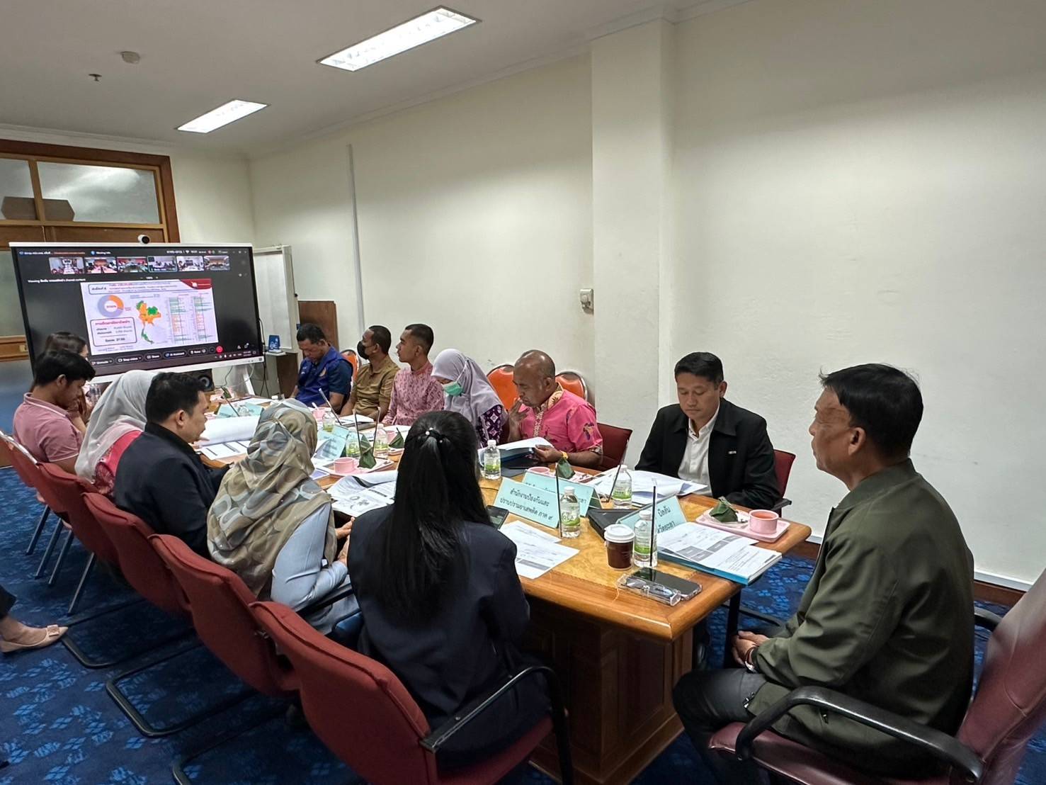 พช.ยะลา ร่วมประชุมศูนย์ปฏิบัติการติดตามเร่งรัดการบำบัดรักษา ฟื้นฟูสภาพสังคม ป้องกัน และปราบปรามยาเสพติด ครั้งที่ 2/2568
