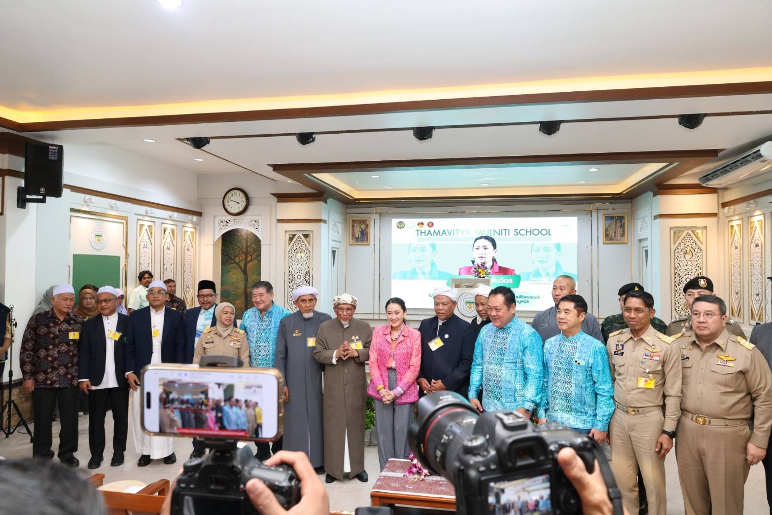 พช.ยะลา ร่วมต้อนรับนายกรัฐมนตรี ลงพื้นที่ตรวจเยี่ยมการพัฒนาจังหวัดชายแดนภาคใต้