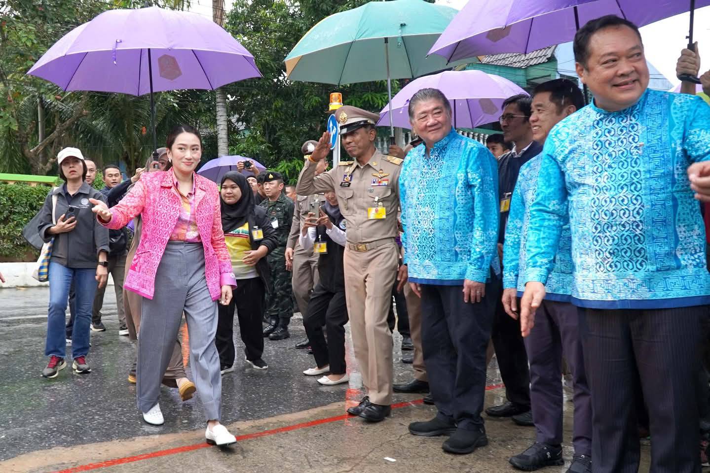 พช.ยะลา ร่วมต้อนรับนายกรัฐมนตรี ลงพื้นที่ตรวจเยี่ยมการพัฒนาจังหวัดชายแดนภาคใต้