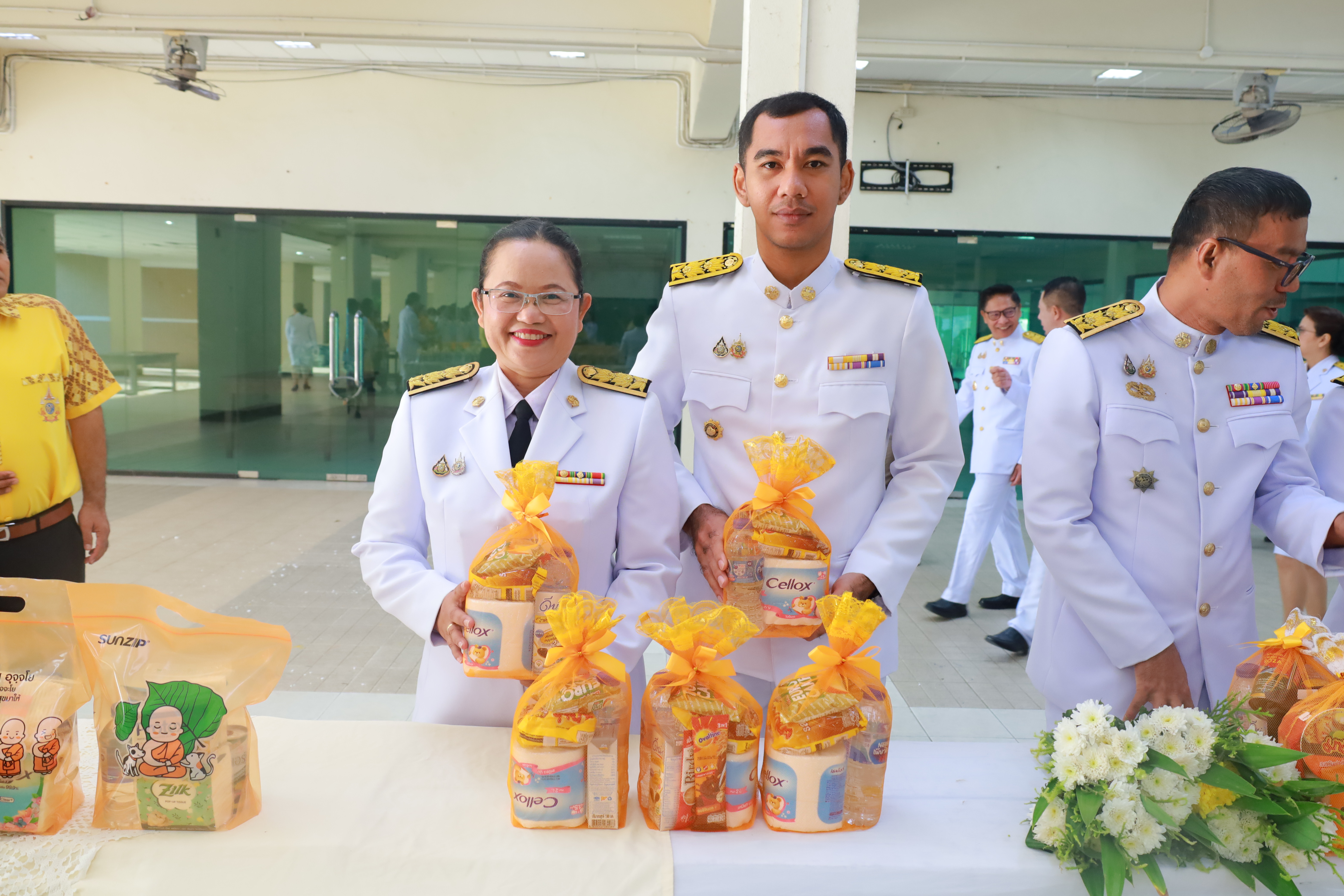 พช.ยะลา ร่วมพิธีเจริญพระพุทธมนต์ทำบุญตักบาตร  พิธีทางศาสนามหามงคลถวายพระราชกุศล 4 ศาสนา กิจกรรมเฉลิมพระเกียรติพระบาทสมเด็จพระเจ้าอยู่หัว  เนื่องในโอกาสพระราชพิธีสมมงคลพระชนมายุเท่าพระบาทสมเด็จพระพุทธยอดฟ้าจุฬาโลกมหาราช สมเด็จพระปฐมบรมกษัตริยาธิราชแห่งพระราชวงศ์จักรี พุทธศักราช 2568