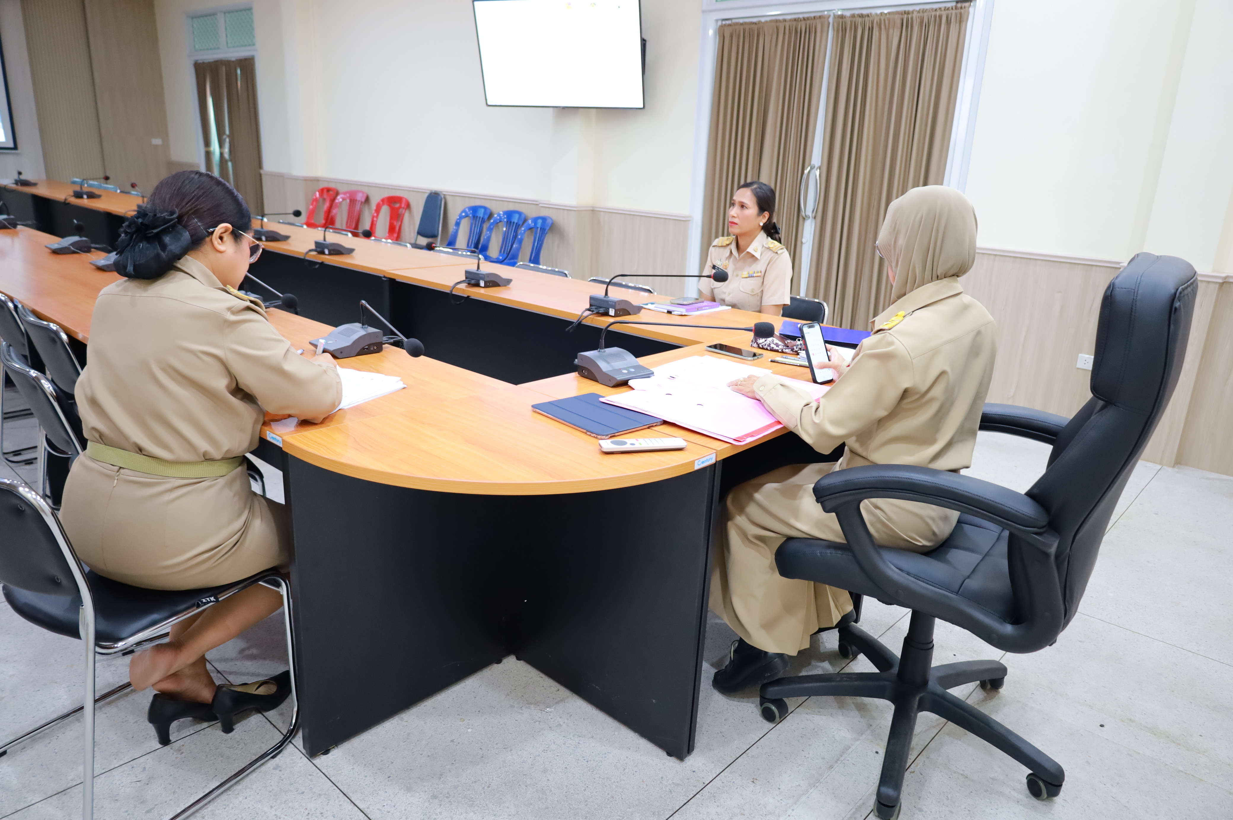 พช.ยะลา ประชุมคณะกรรมการติดตามเร่งรัดการใช้จ่ายงบประมาณรายจ่าย ประจำปีงบประมาณ พ.ศ.2568 ครั้งที่2/2568 ผ่านระบบวีดิทัศน์ทางไกล (Video Conference)