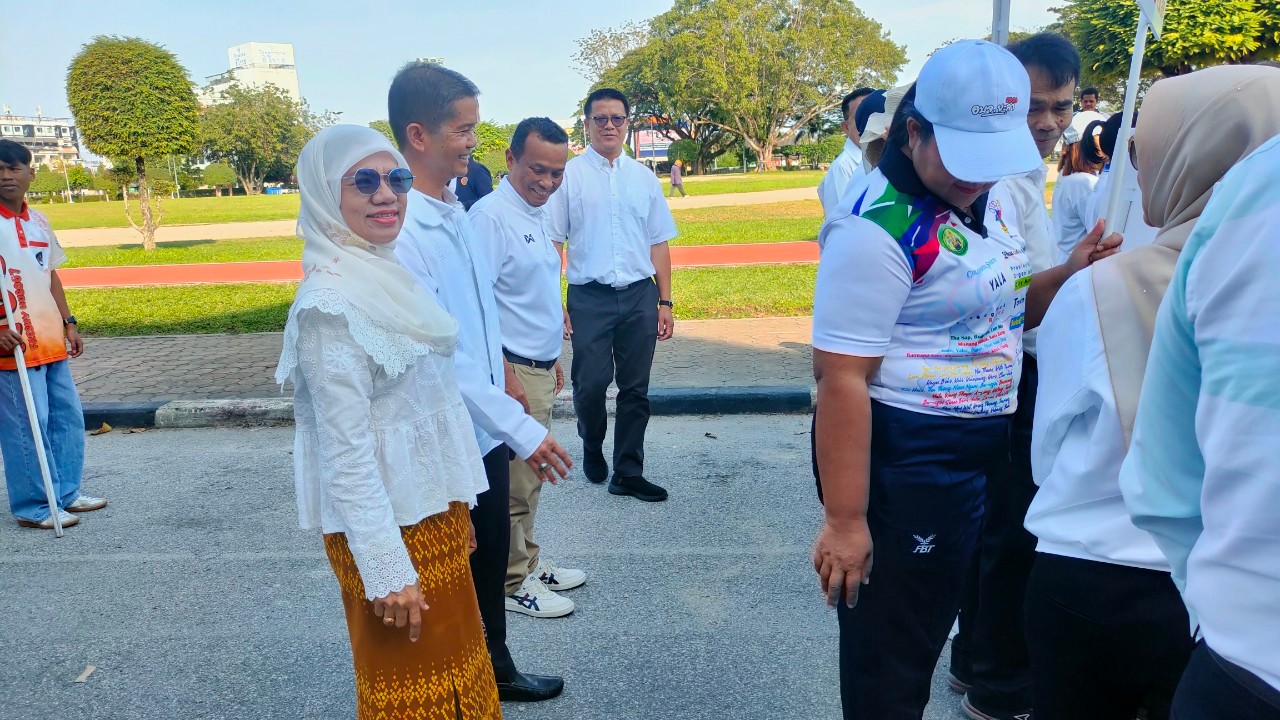 พช.ยะลา ร่วมพิธีเปิดกิจกรรมเดินรณรงค์เชิญชวนไปใช้สิทธิเลือกตั้ง อบจ.ยะลา