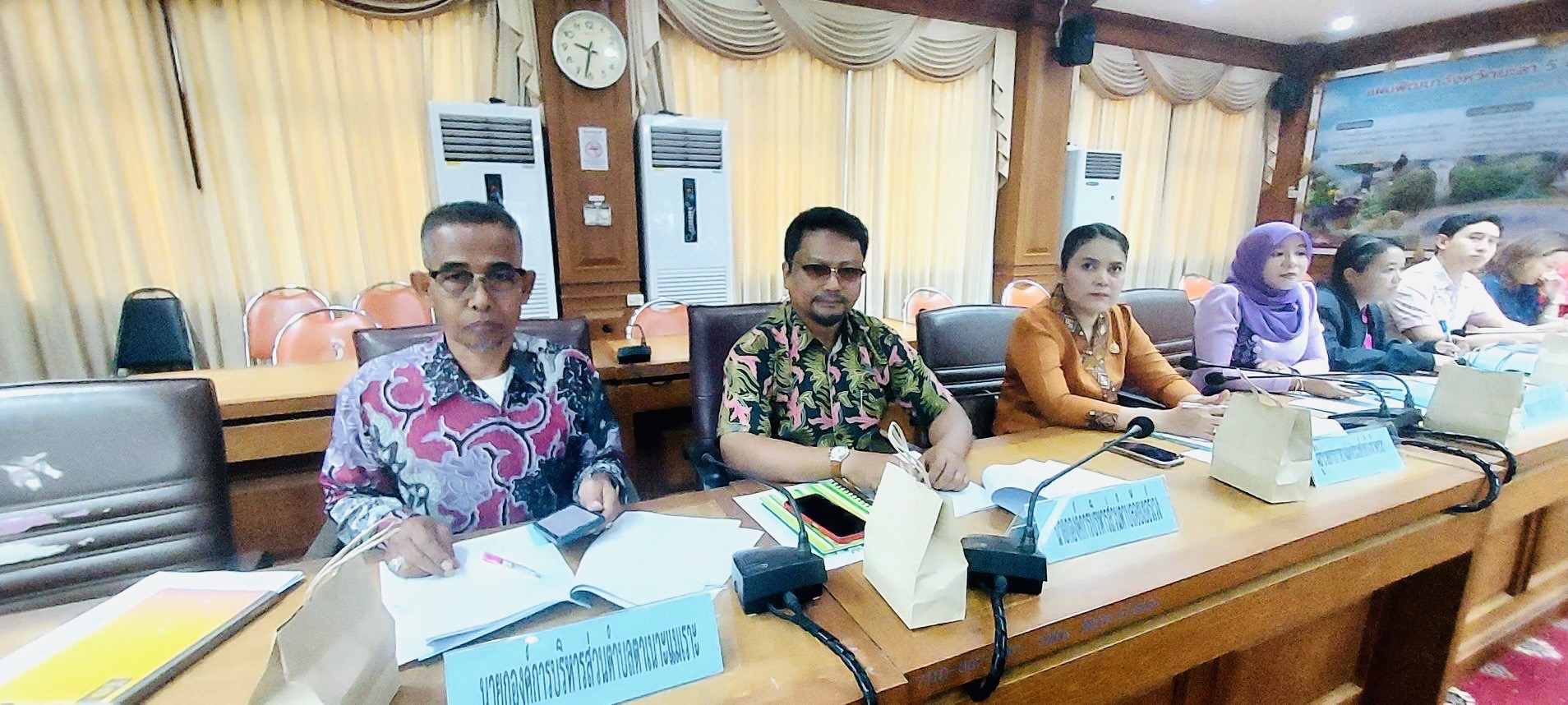 พช.ยะลา ร่วมประชุมคณะทำงานด้านการส่งเสริมพัฒนาอาชีพและการตลาด ระดับจังหวัด ภายใต้โครงการจัดการที่ดินทำกินให้ชุมชนตามนโยบายรัฐบาล พ.ศ 2568