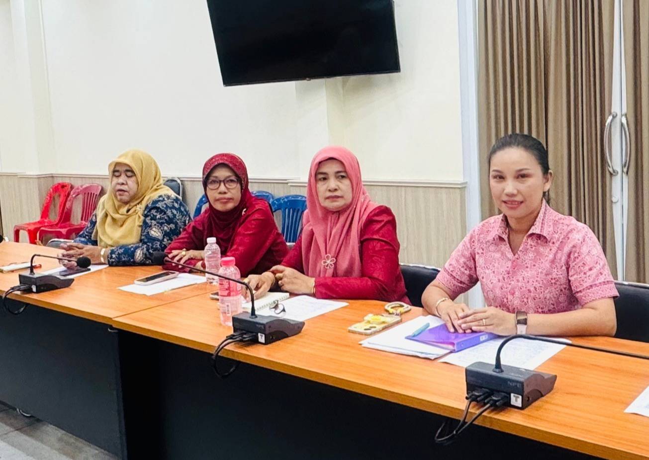 พช.ยะลา ร่วมกับ คณะกรรมการ กพสจ. ประชุมเตรียมความพร้อมการจัดงานสตรีสากล ประจำปี 2568