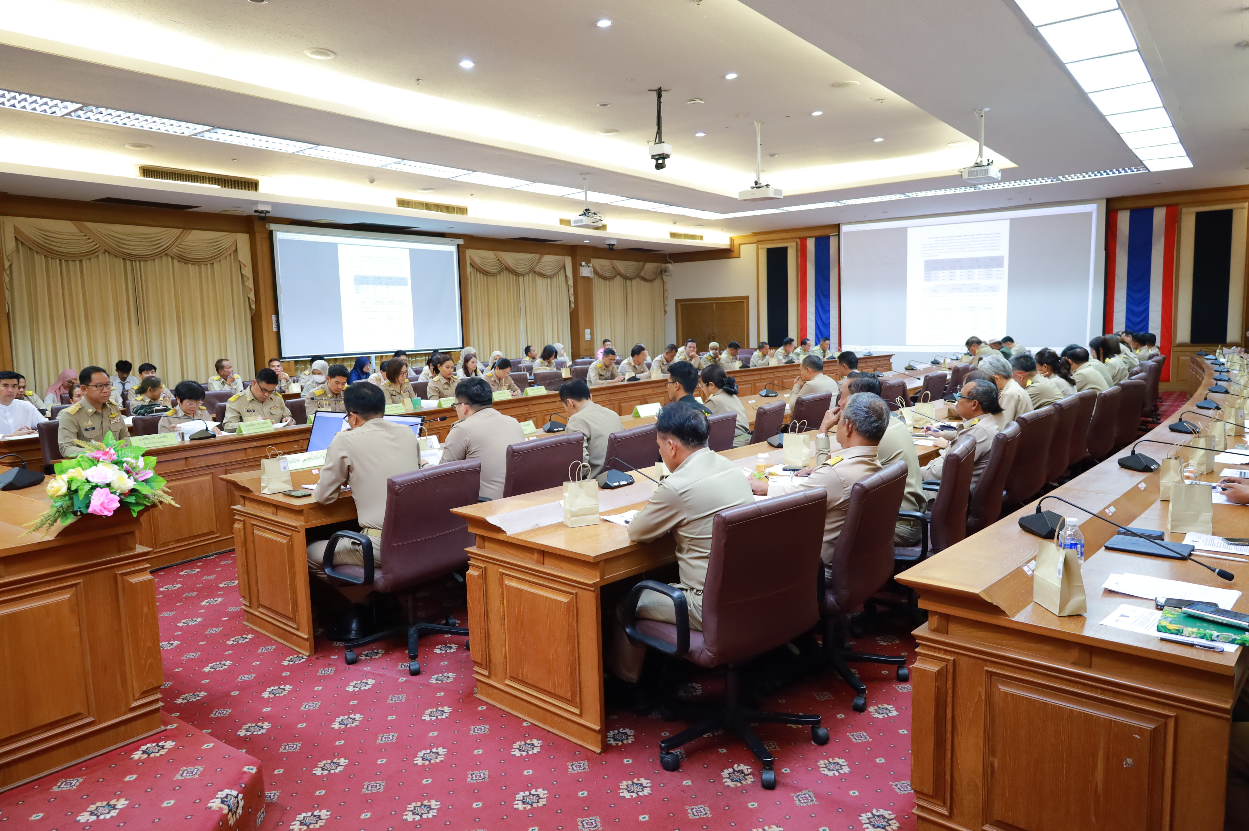 พช.ยะลา ร่วมประชุมนายกองค์กรปกครองส่วนท้องถิ่นและปลัดองค์กรปกครองส่วนท้องถิ่น ประจำเดือนกุมภาพันธ์