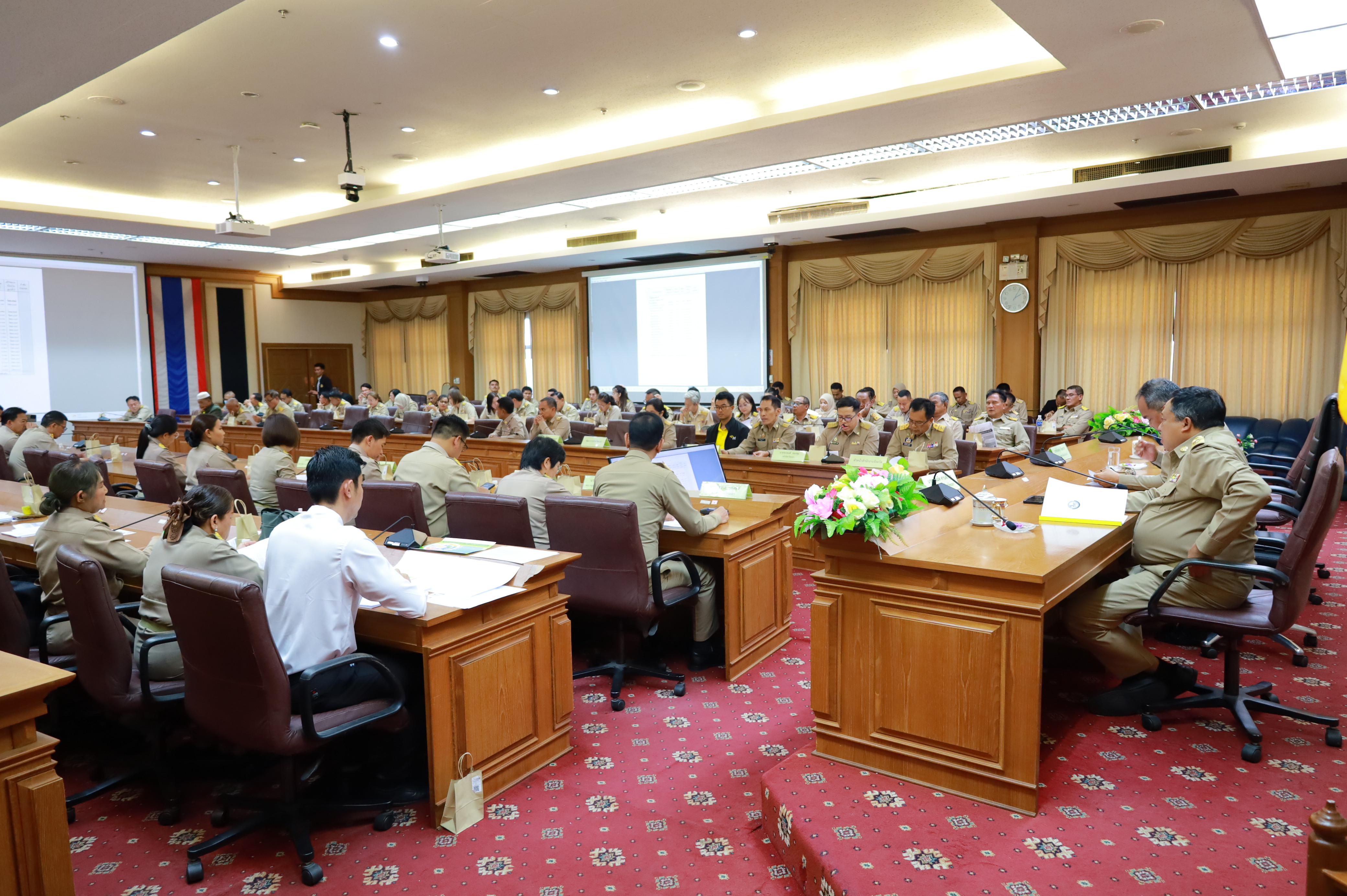 พช.ยะลา ร่วมประชุมนายกองค์กรปกครองส่วนท้องถิ่นและปลัดองค์กรปกครองส่วนท้องถิ่น ประจำเดือนกุมภาพันธ์