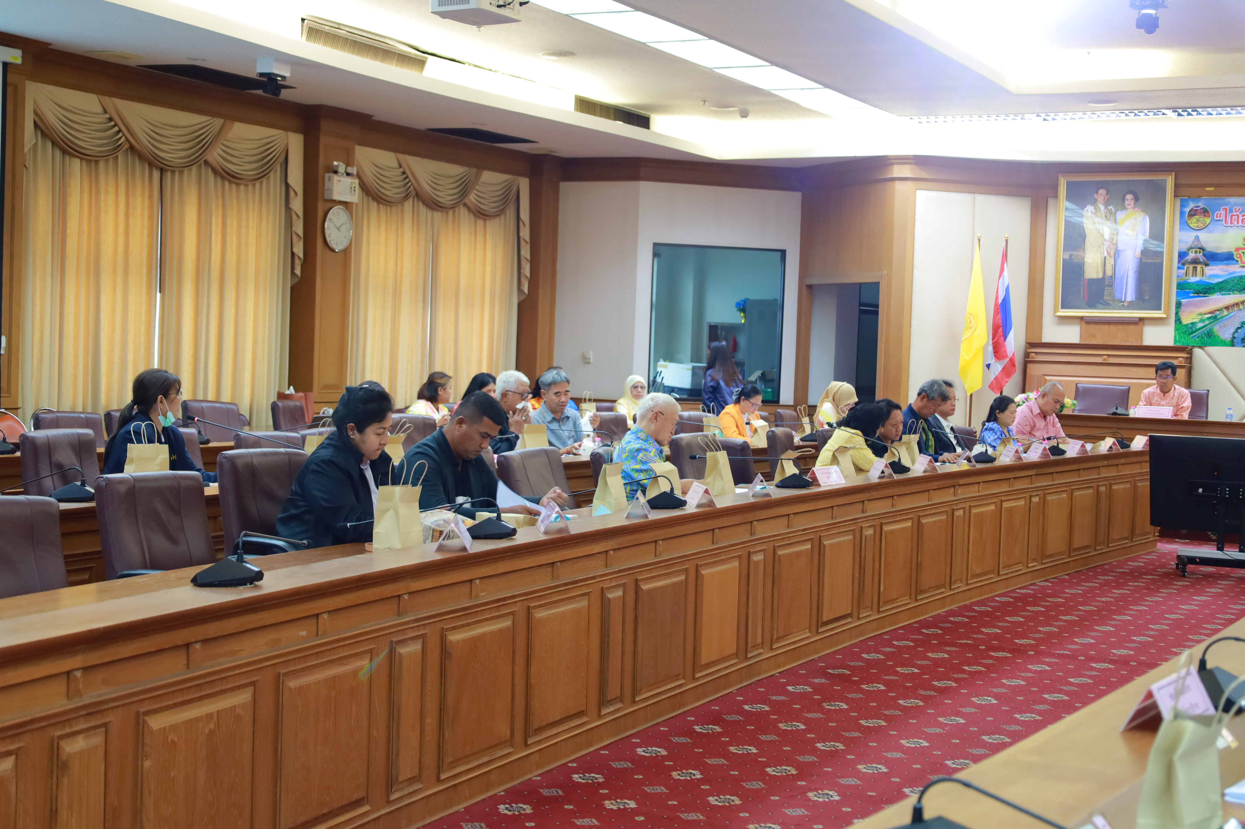 พช.ยะลา ร่วมประชุมคณะกรรมการร่วมภาครัฐและเอกชนเพื่อแก้ไขปัญหาทางเศรษฐกิจ (กรอ.) กลุ่มจังหวัดภาคใต้ชายแดน ครั้งที่ 3/2568