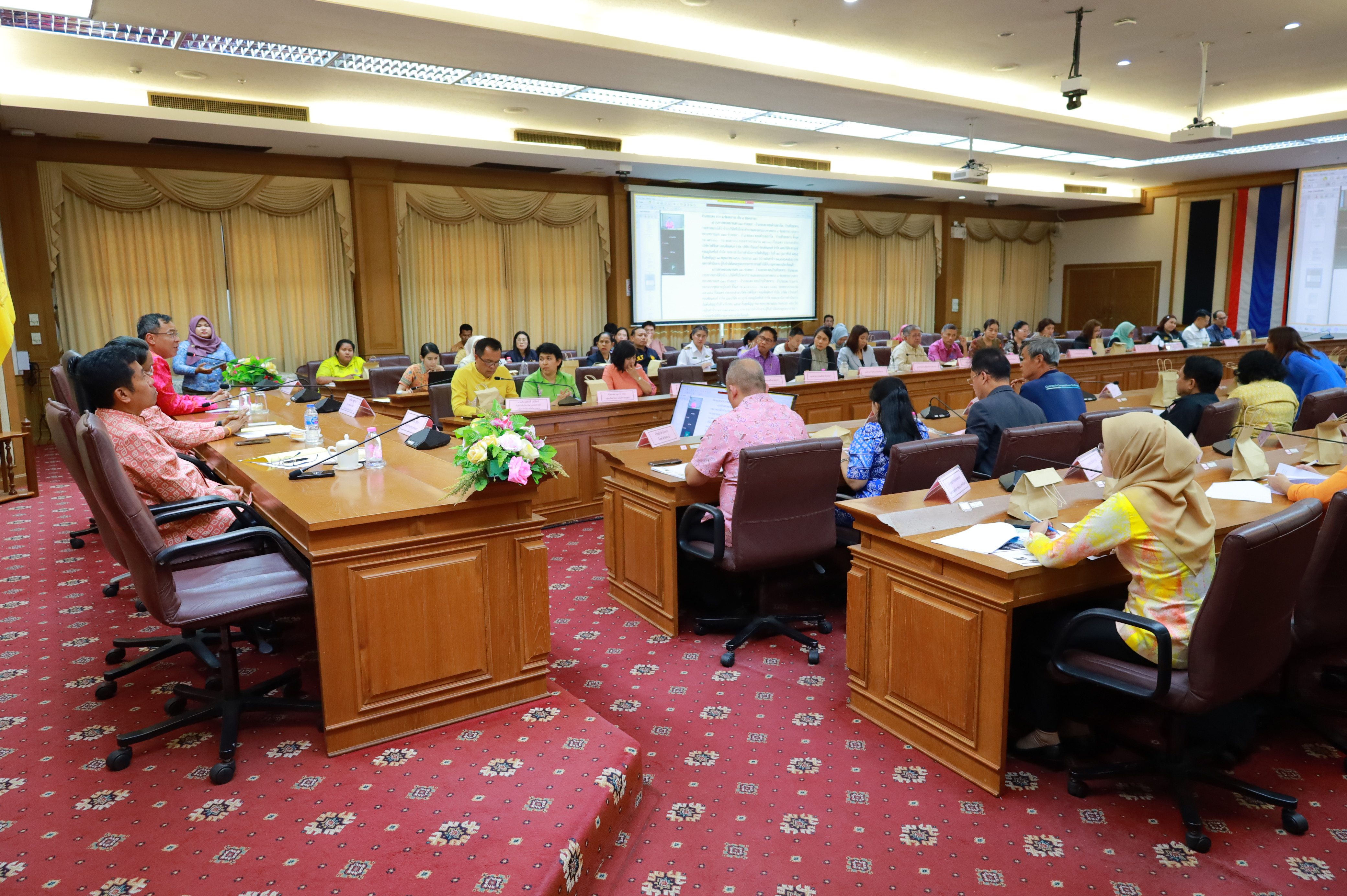 พช.ยะลา ร่วมประชุมคณะกรรมการร่วมภาครัฐและเอกชนเพื่อแก้ไขปัญหาทางเศรษฐกิจ (กรอ.) กลุ่มจังหวัดภาคใต้ชายแดน ครั้งที่ 3/2568