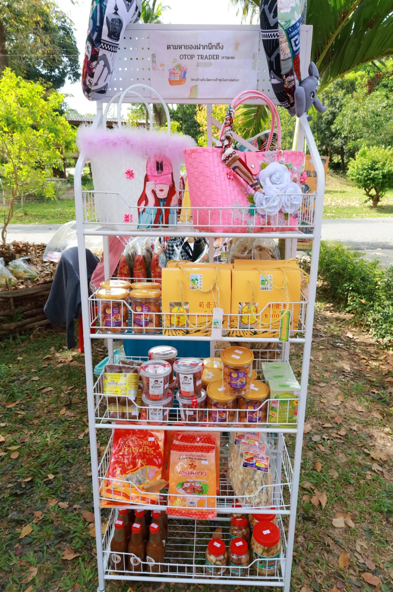 พช. ยะลา นำผู้ประกอบการ OTOP ออกบูทตลาดนัด OTOP สัญจร ร่วมจำหน่าย ณ ศพช.ยะลา