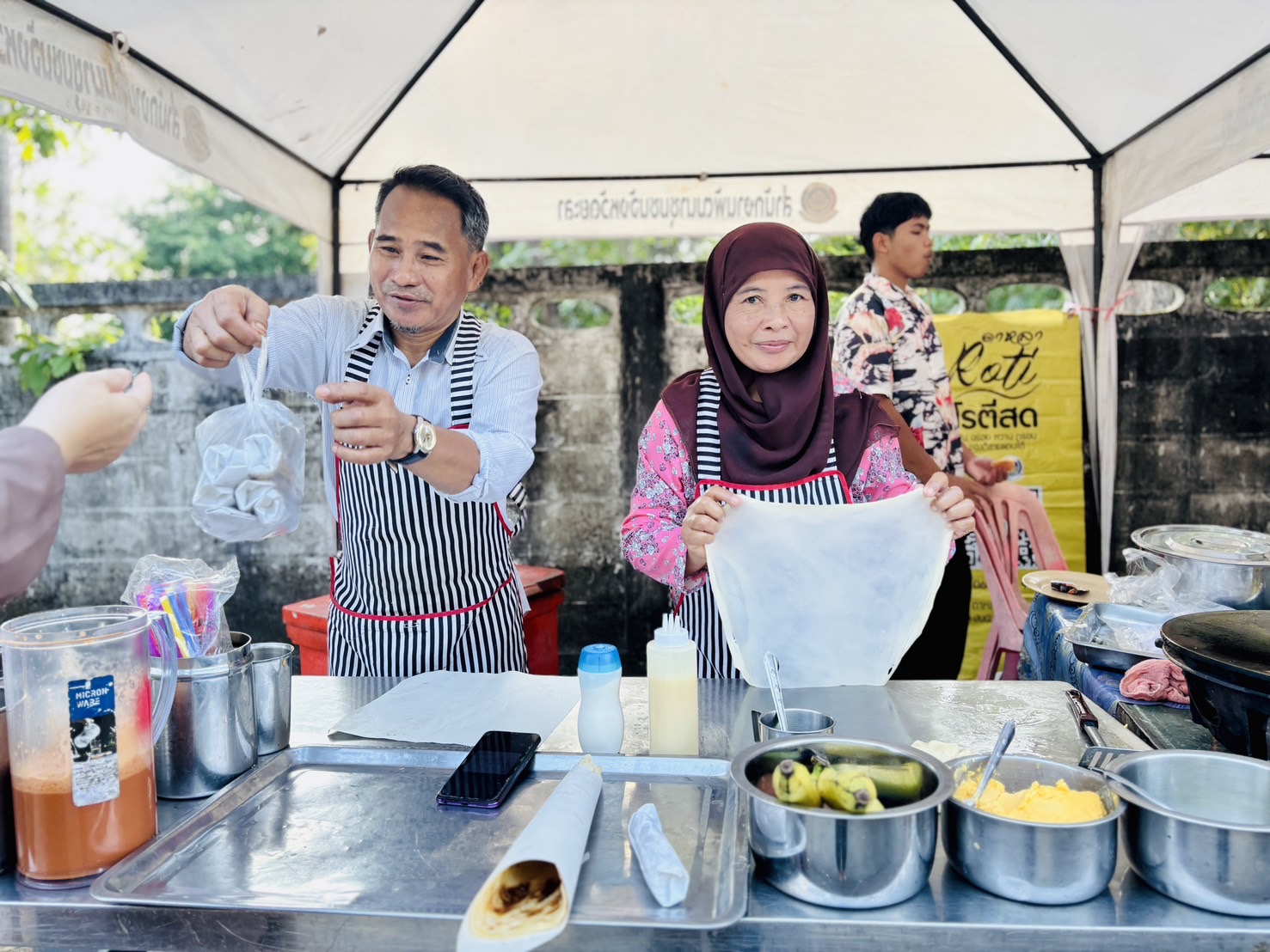 พช.ยะลา จัดตลาดนัดคนไทยยิ้มได้ “ช้อปสุขใจ หน้าบ้าน พช.” สัปดาห์ที่ 5 ยอดปังๆ เพิ่มขึ้นทุกสัปดาห์