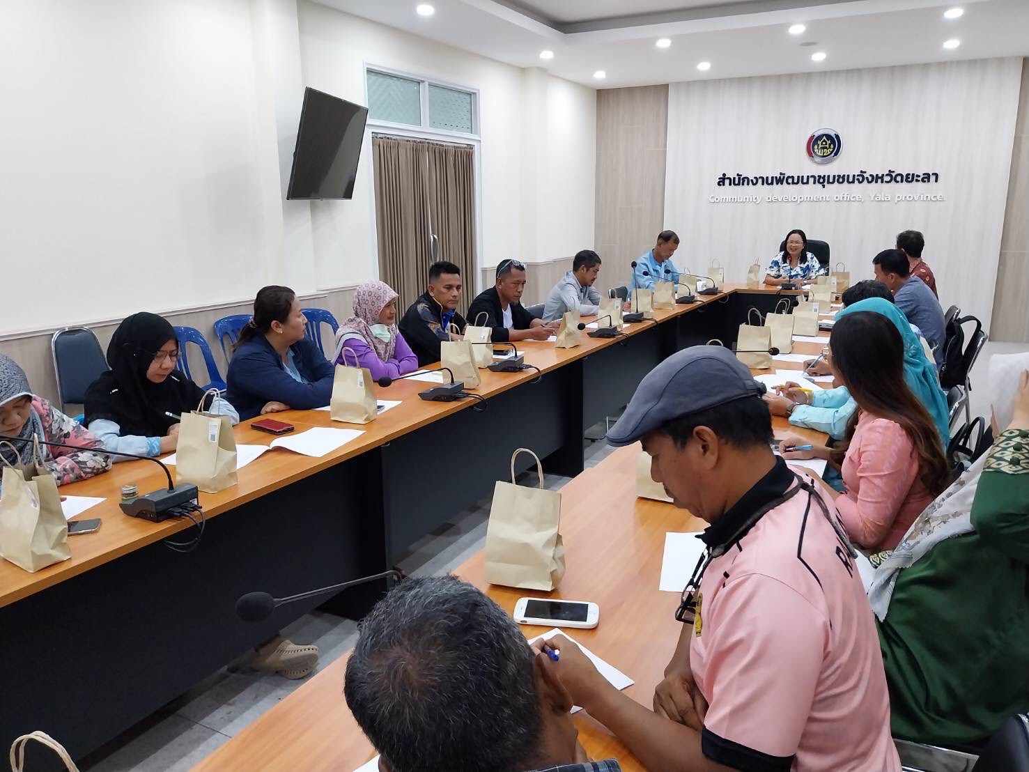 พช.ยะลา จัดประชุมคณะกรรมการเครือข่ายกลุ่มออมทรัพย์เพื่อการผลิตจังหวัดยะลาเเละเจ้าหน้าที่รับผิดชอบงานทุนชุมชนระดับอำเภอ 