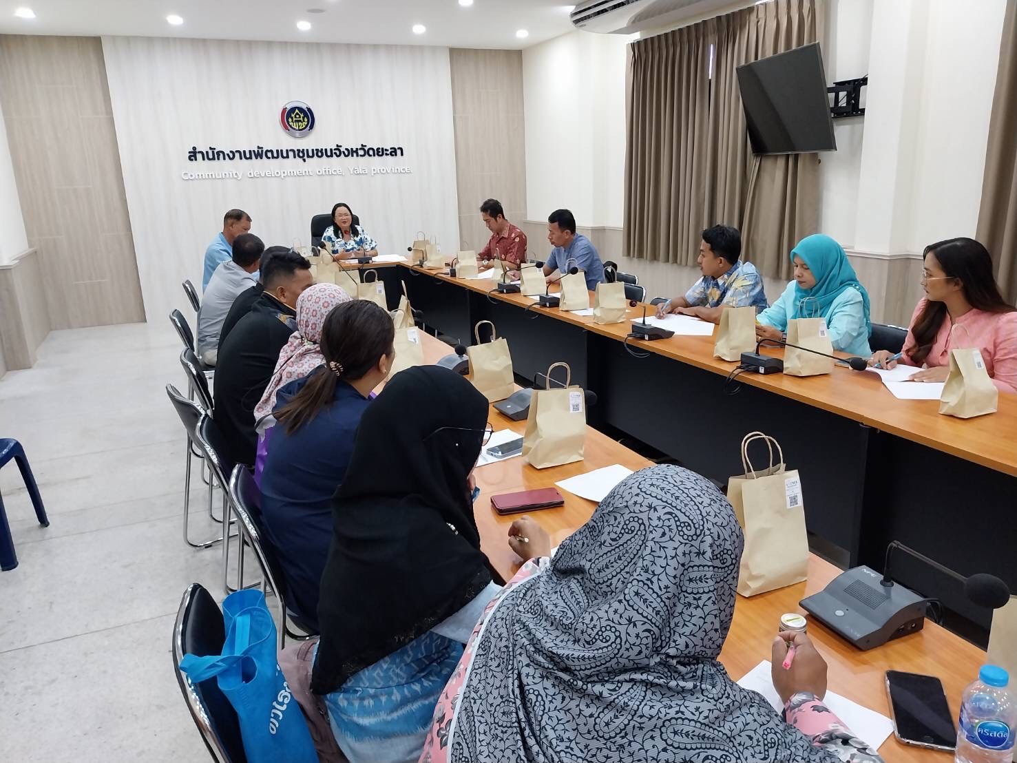 พช.ยะลา จัดประชุมคณะกรรมการเครือข่ายกลุ่มออมทรัพย์เพื่อการผลิตจังหวัดยะลาเเละเจ้าหน้าที่รับผิดชอบงานทุนชุมชนระดับอำเภอ 