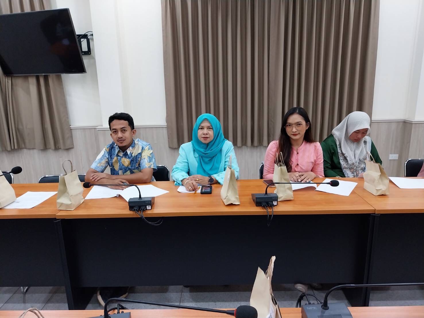 พช.ยะลา จัดประชุมคณะกรรมการเครือข่ายกลุ่มออมทรัพย์เพื่อการผลิตจังหวัดยะลาเเละเจ้าหน้าที่รับผิดชอบงานทุนชุมชนระดับอำเภอ 