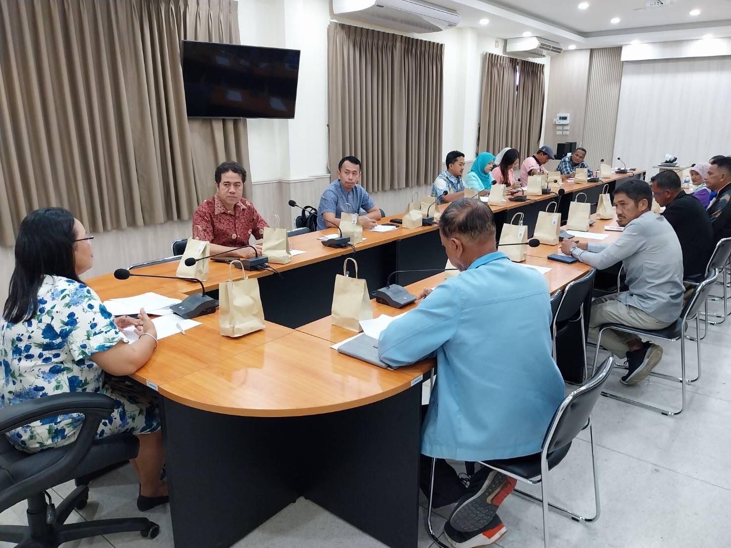 พช.ยะลา จัดประชุมคณะกรรมการเครือข่ายกลุ่มออมทรัพย์เพื่อการผลิตจังหวัดยะลาเเละเจ้าหน้าที่รับผิดชอบงานทุนชุมชนระดับอำเภอ 
