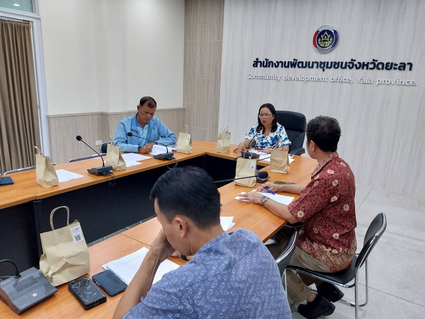 พช.ยะลา จัดประชุมคณะกรรมการเครือข่ายกลุ่มออมทรัพย์เพื่อการผลิตจังหวัดยะลาเเละเจ้าหน้าที่รับผิดชอบงานทุนชุมชนระดับอำเภอ 
