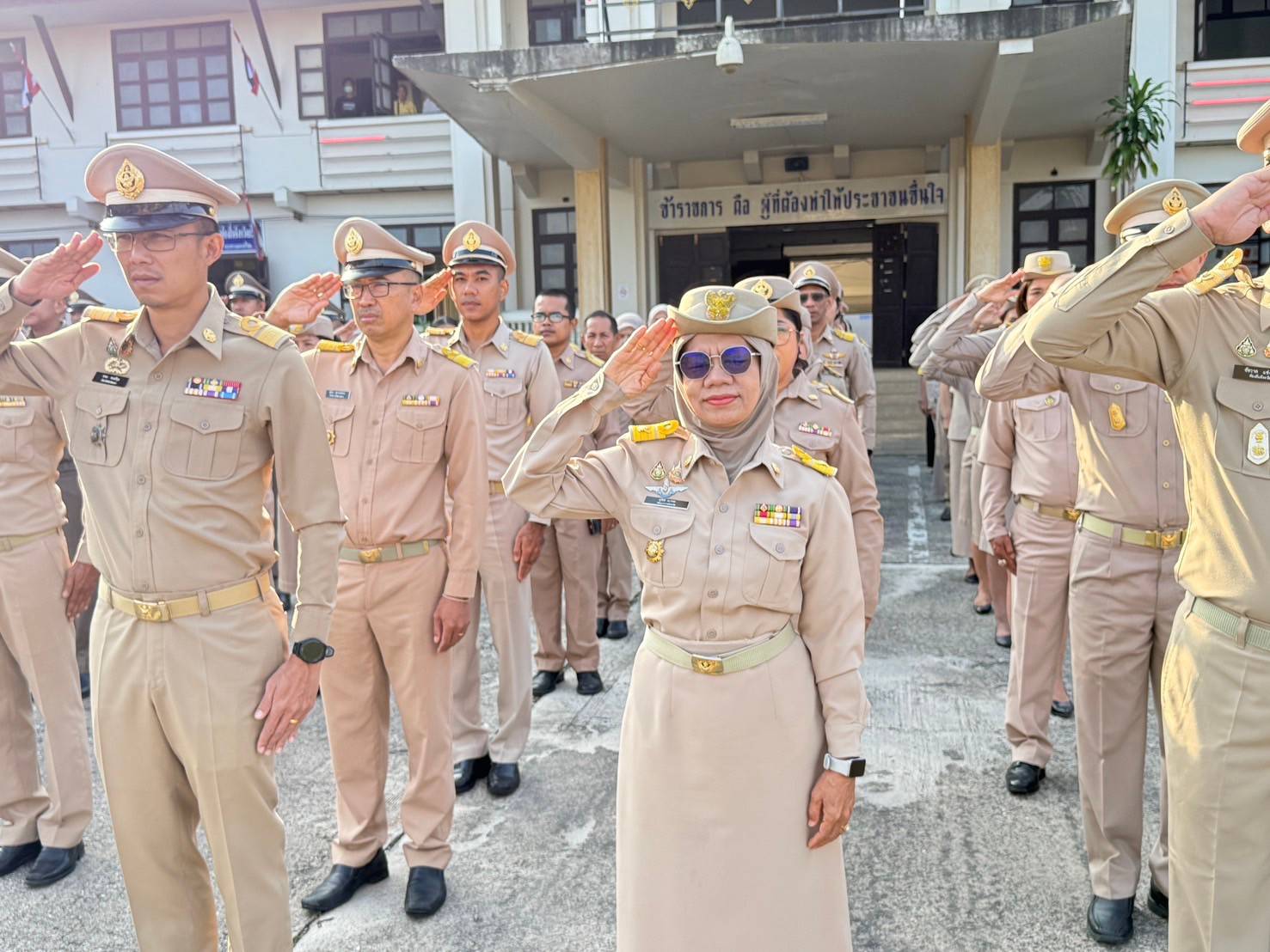 พช.ยะลา ร่วมกิจกรรมเข้าแถวเคารพธงชาติ และร่วมร้องเพลงชาติ