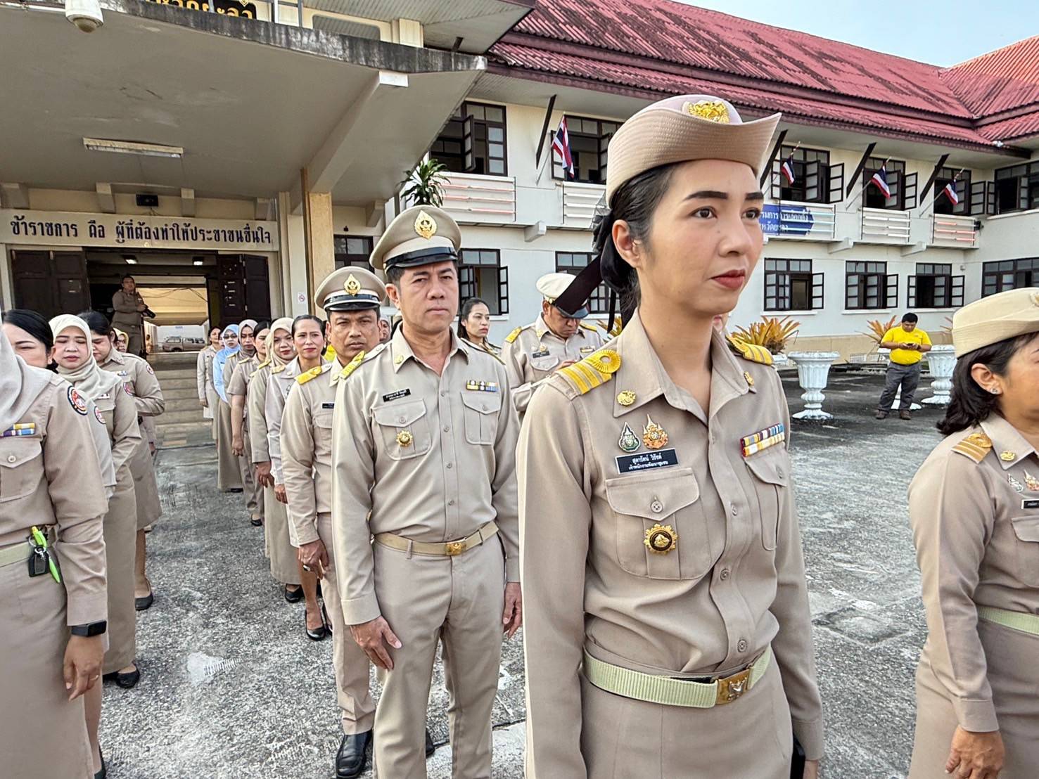 พช.ยะลา ร่วมกิจกรรมเข้าแถวเคารพธงชาติ และร่วมร้องเพลงชาติ