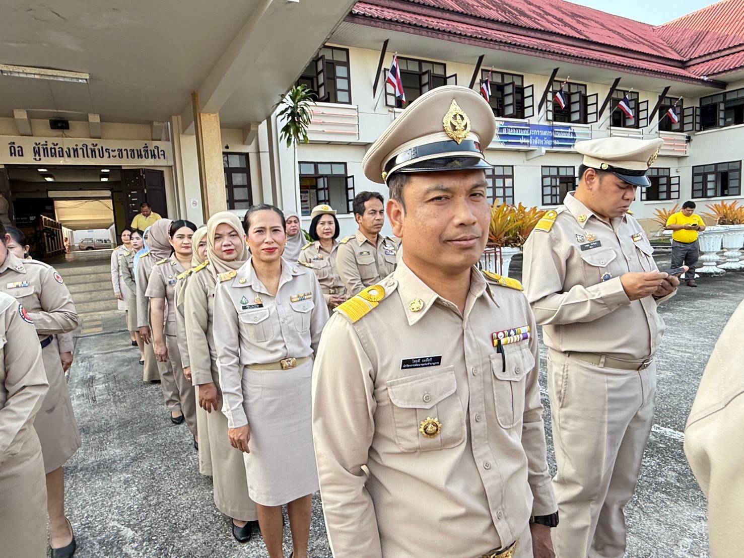 พช.ยะลา ร่วมกิจกรรมเข้าแถวเคารพธงชาติ และร่วมร้องเพลงชาติ