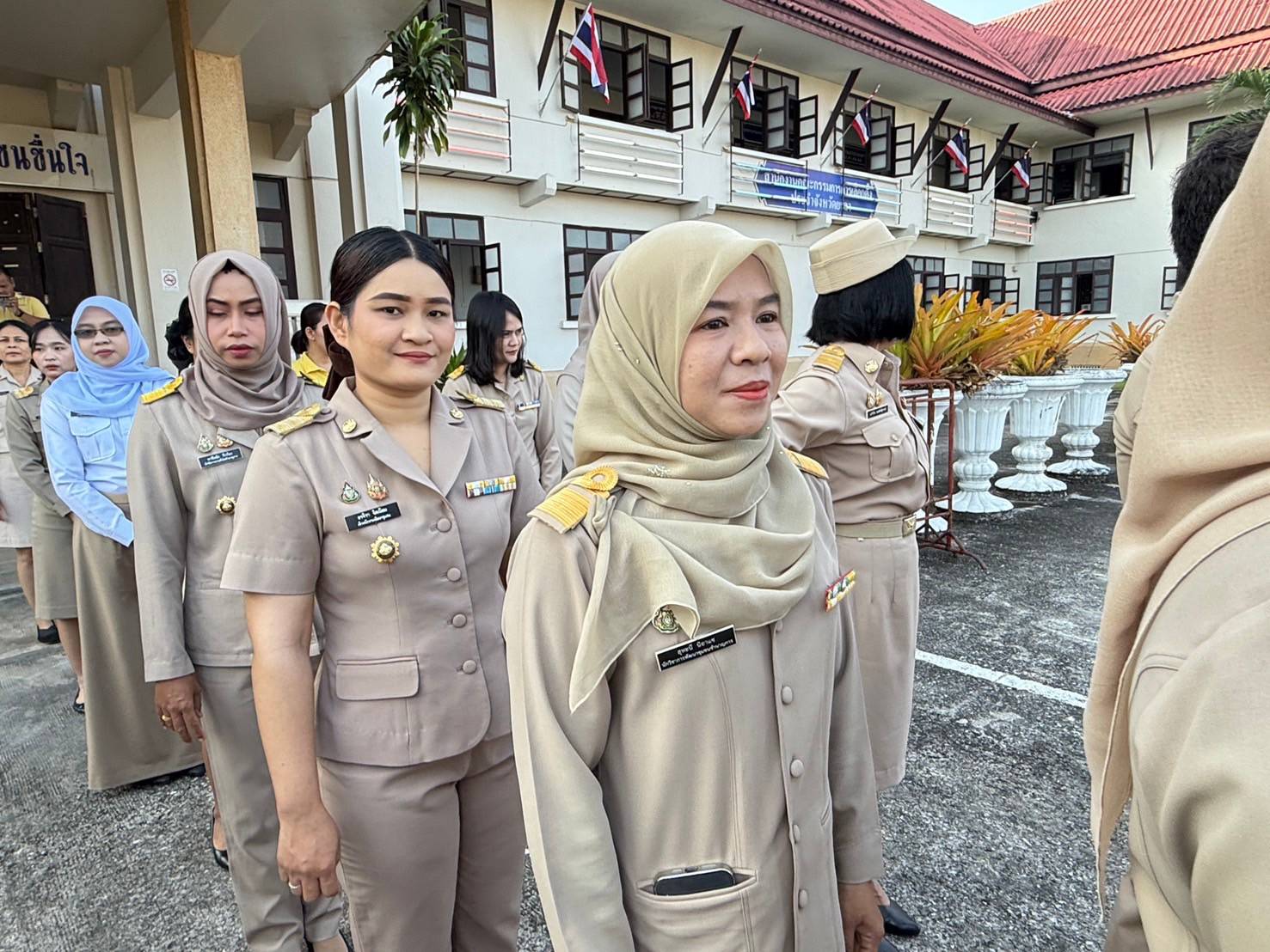 พช.ยะลา ร่วมกิจกรรมเข้าแถวเคารพธงชาติ และร่วมร้องเพลงชาติ