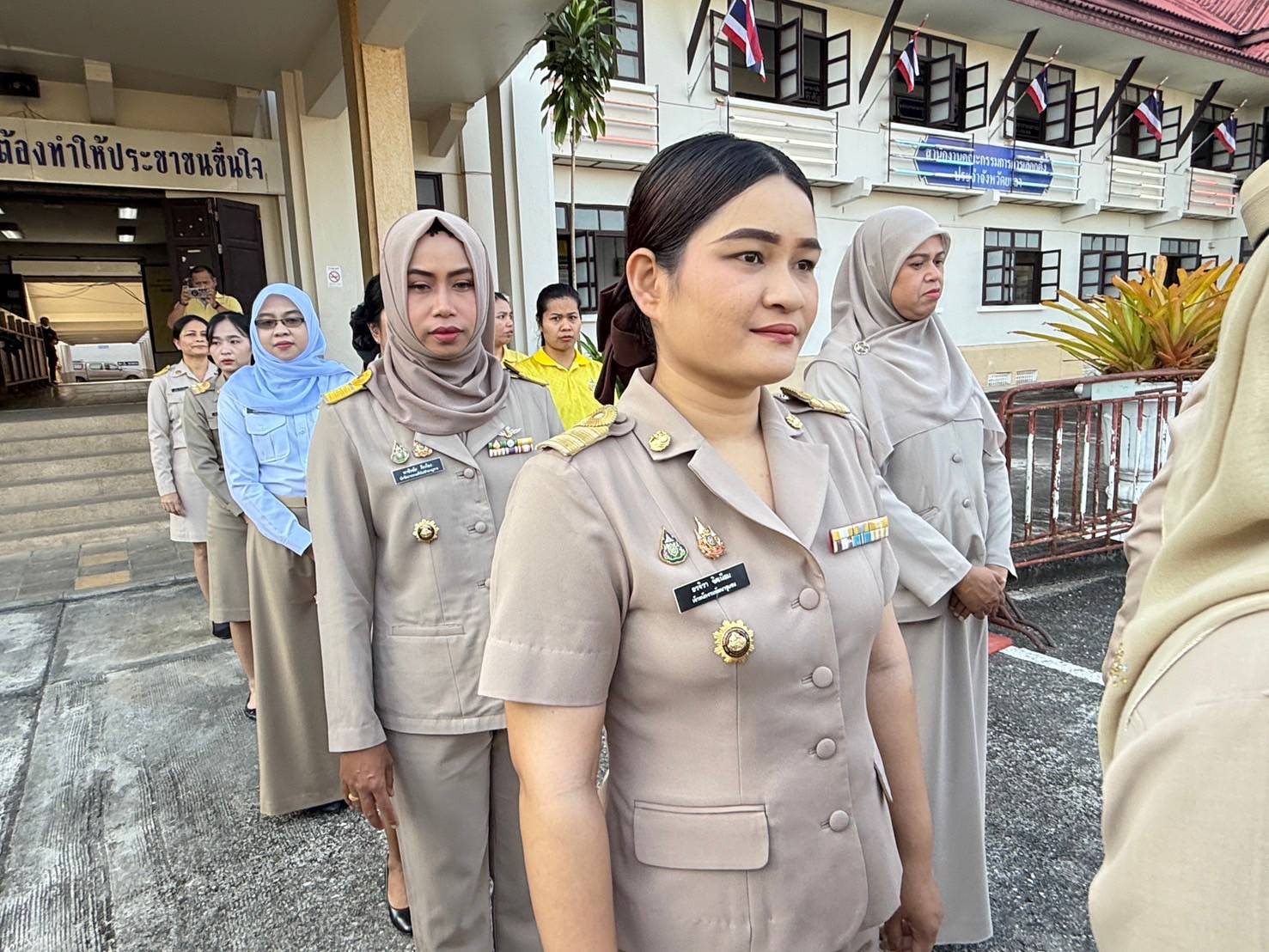 พช.ยะลา ร่วมกิจกรรมเข้าแถวเคารพธงชาติ และร่วมร้องเพลงชาติ