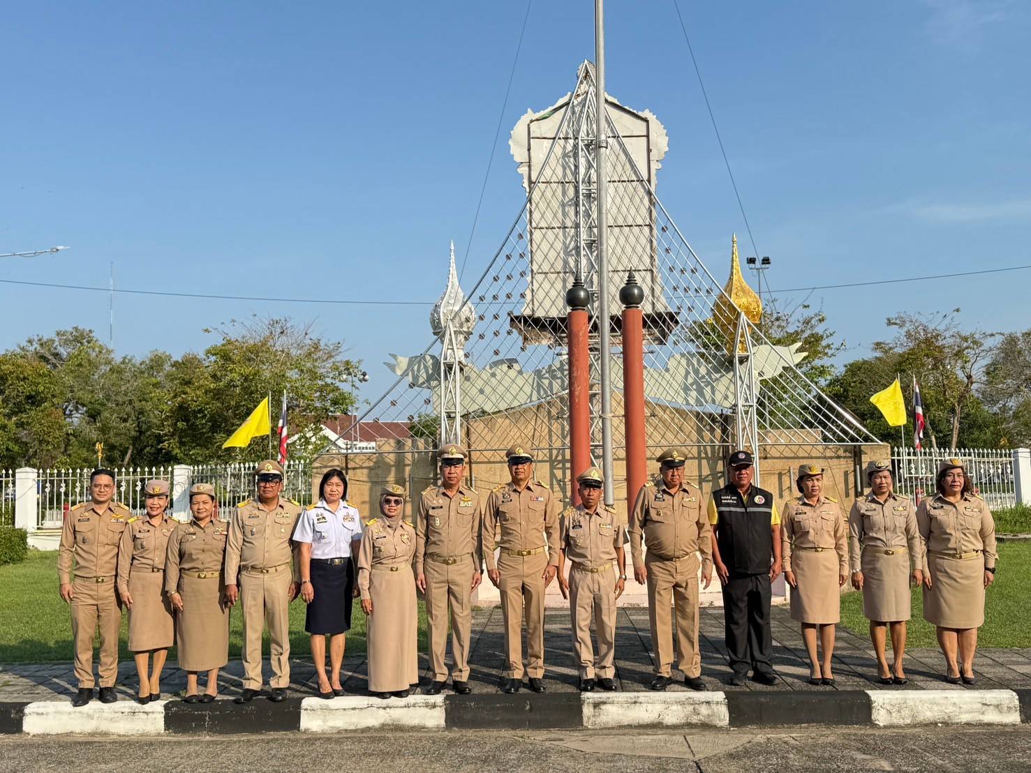 พช.ยะลา ร่วมกิจกรรมเข้าแถวเคารพธงชาติ และร่วมร้องเพลงชาติ