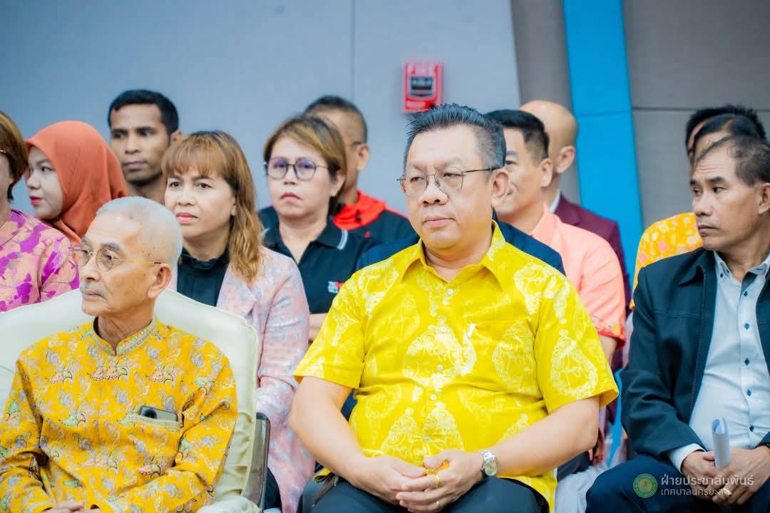 พช.ยะลา ร่วมกิจกรรมมอบทุนการศึกษาโครงการทุนการศึกษาสำหรับนักศึกษาและการให้ความช่วยเหลือนักเรียน พัฒนาคุณภาพชีวิตของเด็กและเยาวชน ส่งเสริมอนาคตทางการศึกษา