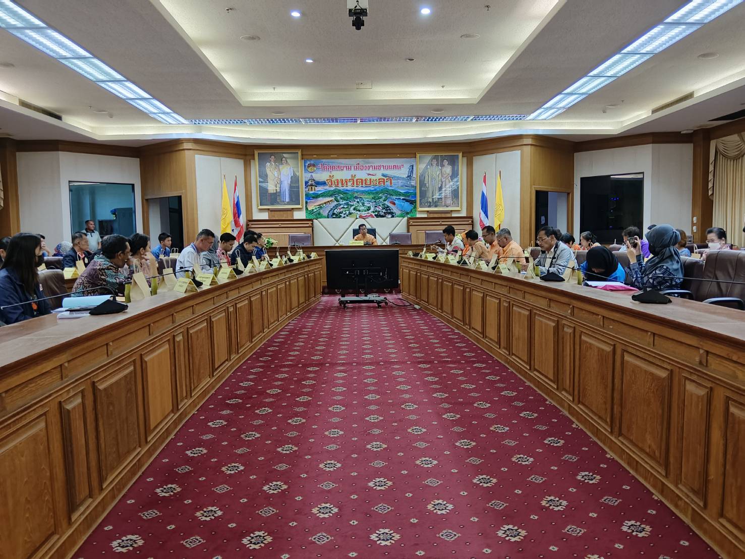 พช.ยะลา ร่วมประชุมคณะอนุกรรมการประสานงานโครงการพัฒนาของสถาบันส่งเสริมและพัฒนากิจกรรมปิดทองหลังพระ สืบสานแนวพระราชดำริ ประจำจังหวัดยะลา ครั้งที่ 1/2568