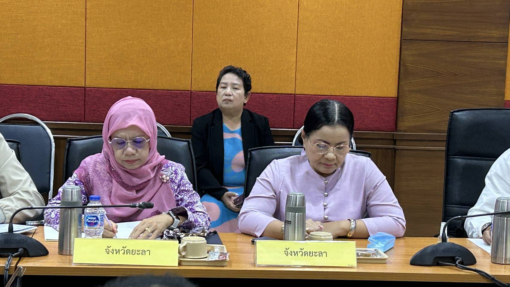 พช.ยะลา ร่วมประชุมเตรียมการสัมมนากระบวนการจัดทำแผนร่วม ตามแผนงานบูรณาการแก้ไขปัญหา จชต. (ADM)ระหว่างแผนบูรณาการขับเคลื่อนการแก้ปัญหาจังหวัดชายแดนภาคใต้ กับแผนงานพัฒนาจังหวัดและกลุ่มจังหวัดแบบบูรณาการ(ONE PLAN)