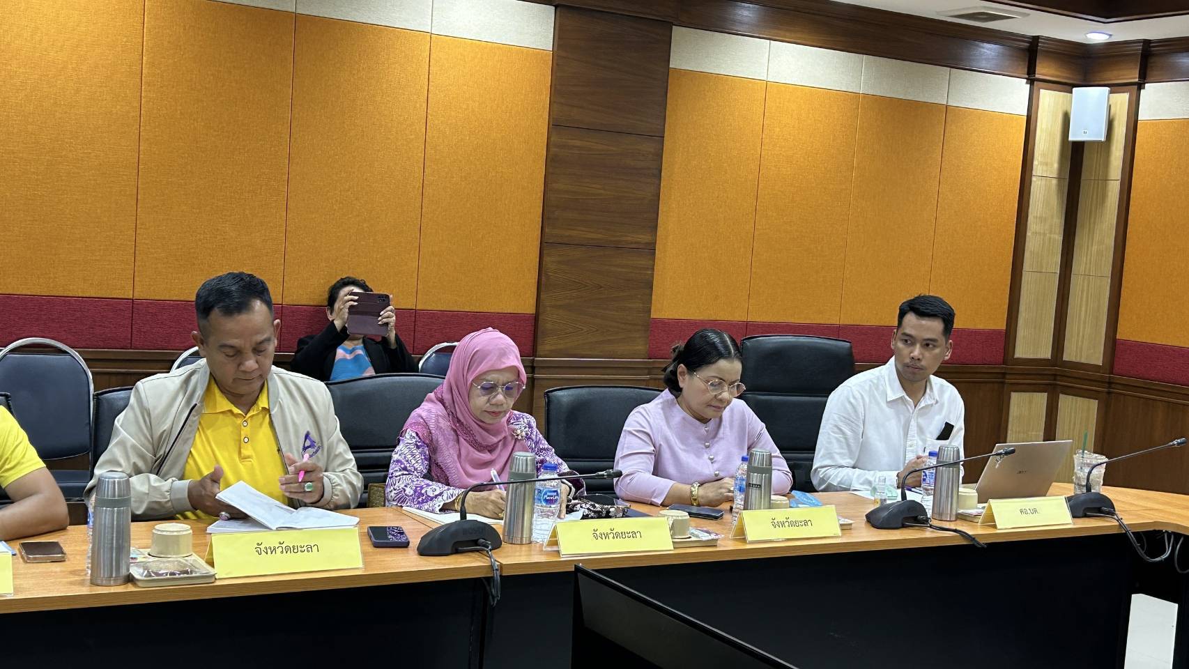 พช.ยะลา ร่วมประชุมเตรียมการสัมมนากระบวนการจัดทำแผนร่วม ตามแผนงานบูรณาการแก้ไขปัญหา จชต. (ADM)ระหว่างแผนบูรณาการขับเคลื่อนการแก้ปัญหาจังหวัดชายแดนภาคใต้ กับแผนงานพัฒนาจังหวัดและกลุ่มจังหวัดแบบบูรณาการ(ONE PLAN)