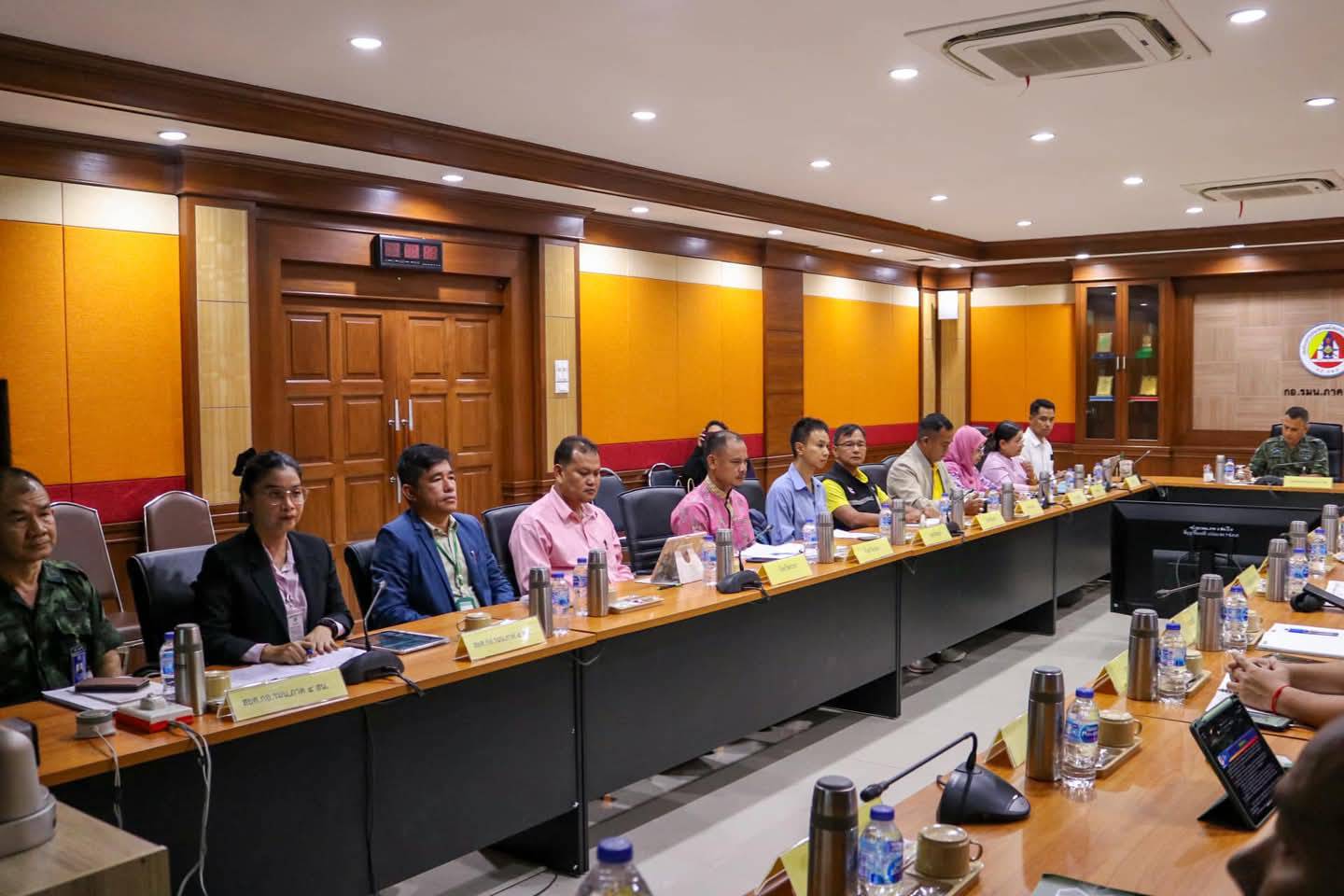พช.ยะลา ร่วมประชุมเตรียมการสัมมนากระบวนการจัดทำแผนร่วม ตามแผนงานบูรณาการแก้ไขปัญหา จชต. (ADM)ระหว่างแผนบูรณาการขับเคลื่อนการแก้ปัญหาจังหวัดชายแดนภาคใต้ กับแผนงานพัฒนาจังหวัดและกลุ่มจังหวัดแบบบูรณาการ(ONE PLAN)