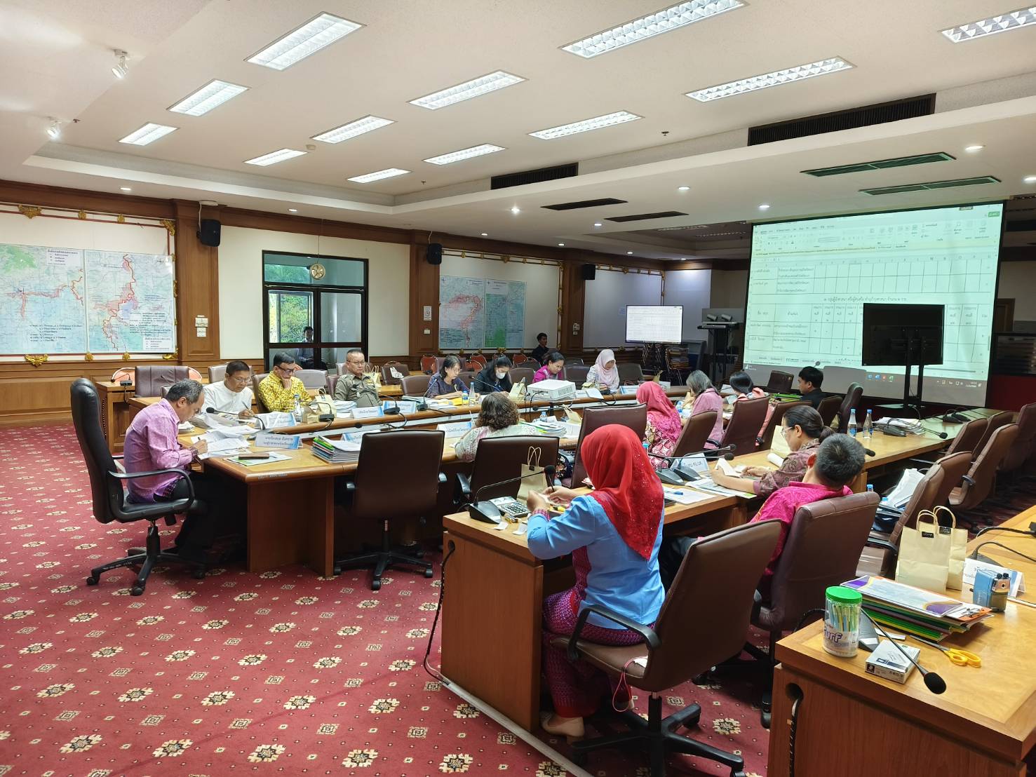 พช.ยะลา ร่วมประชุมคณะกรรมการคัดเลือกผู้ที่มีผลงานดีเด่นของจังหวัดชายแดนใต้ 