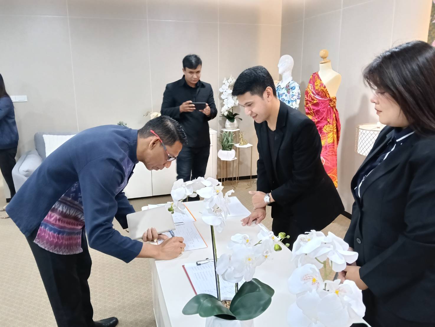 พช.ยะลา ร่วมพิธีลงนามบันทึกความเข้าใจ (MoU) การจัดตั้ง “สถาบันยกระดับผู้ประกอบการในจังหวัดชายแดนภาคใต้”