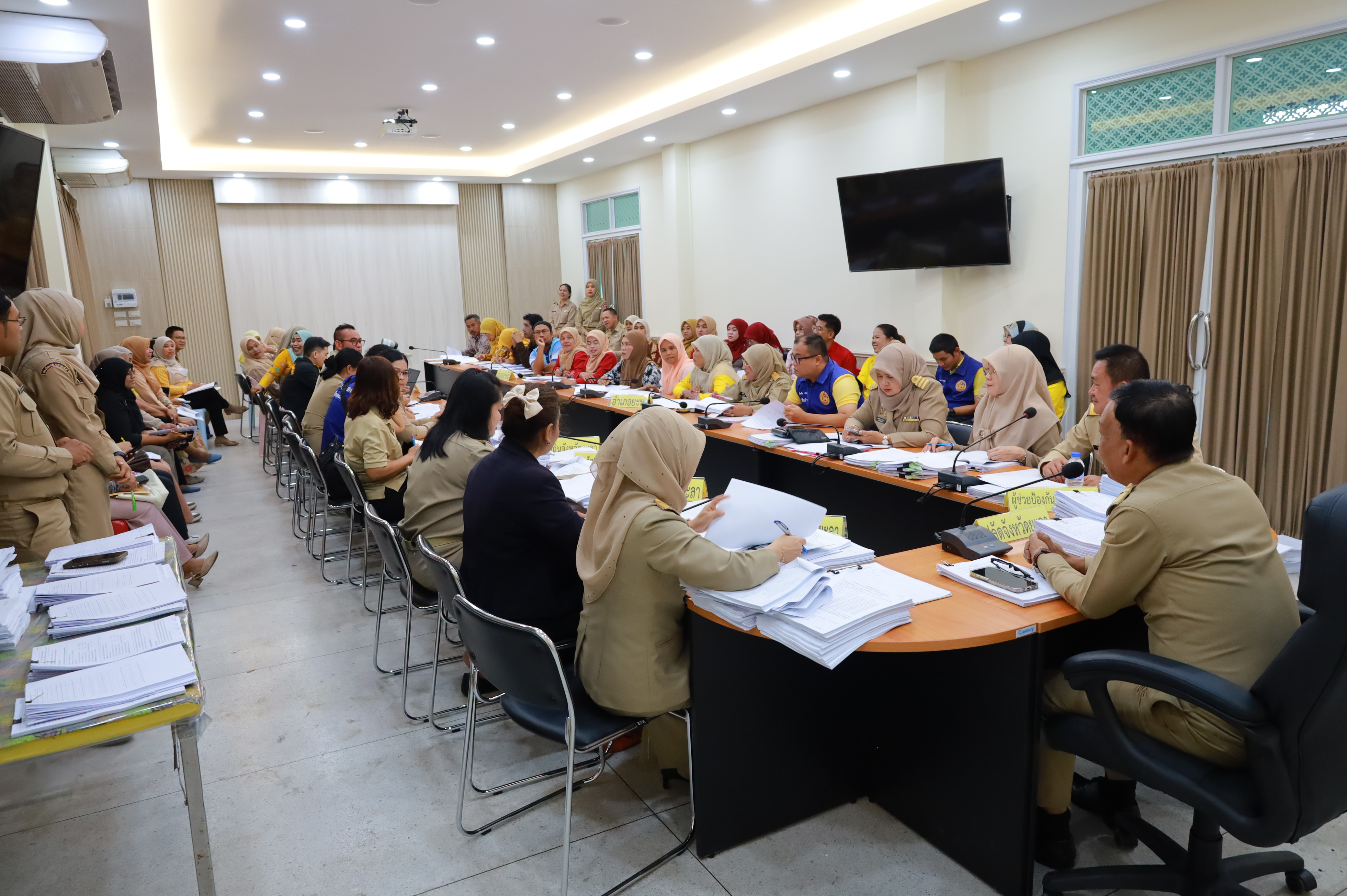พช.ยะลา ร่วมประชุมคณะทำงานกลั่นกรองโครงการ ภายใต้กิจกรรมตำบลมั่นคง มั่งคั่ง ยั่งยืน ในจังหวัดชายแดนใต้