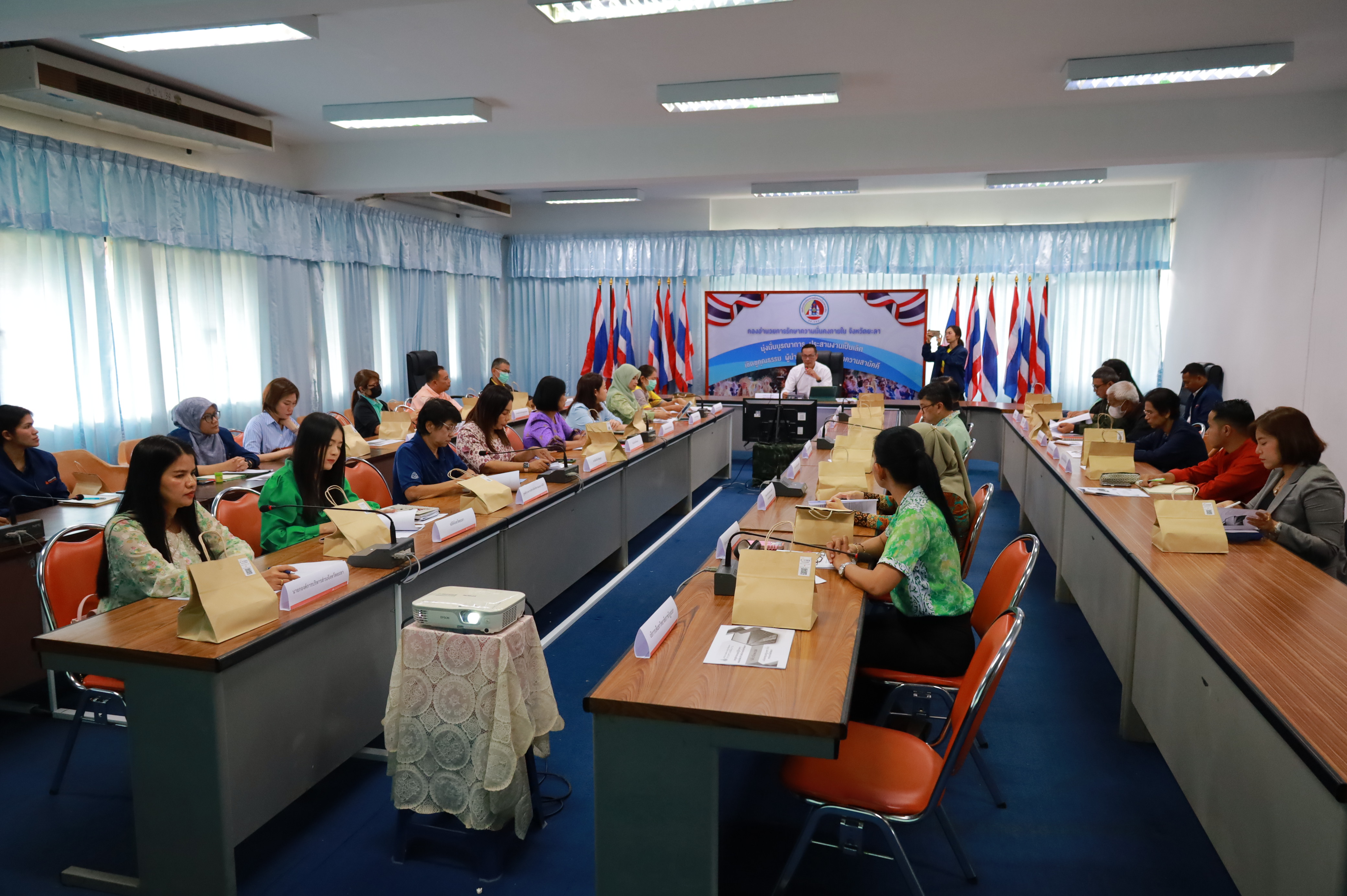 พช.ยะลา  ร่วมประชุมพิจารณาแผนปฏิบัติราชการและแผนพัฒนาด้านพลังงานของจังหวัดยะลา 