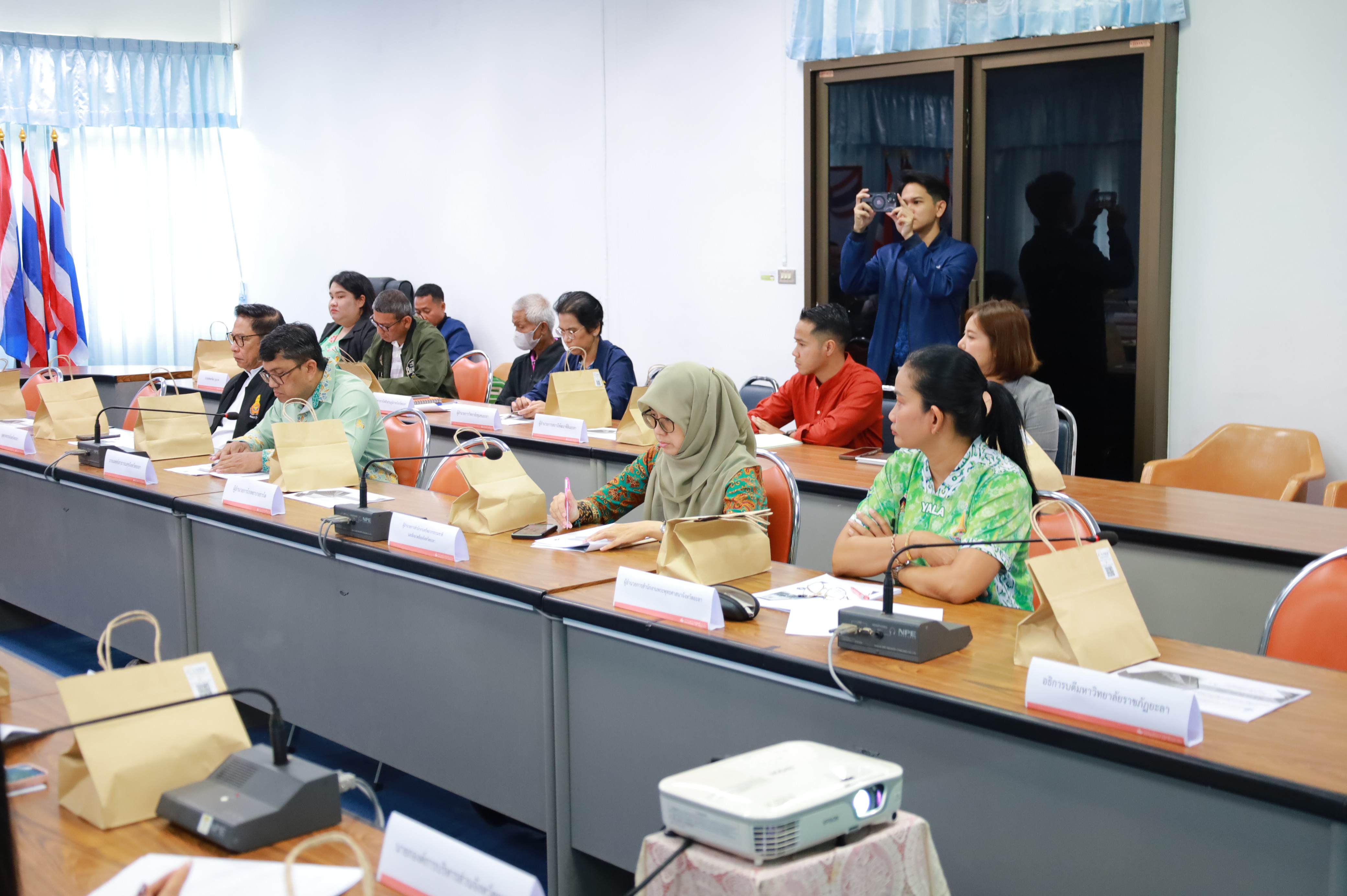 พช.ยะลา  ร่วมประชุมพิจารณาแผนปฏิบัติราชการและแผนพัฒนาด้านพลังงานของจังหวัดยะลา 