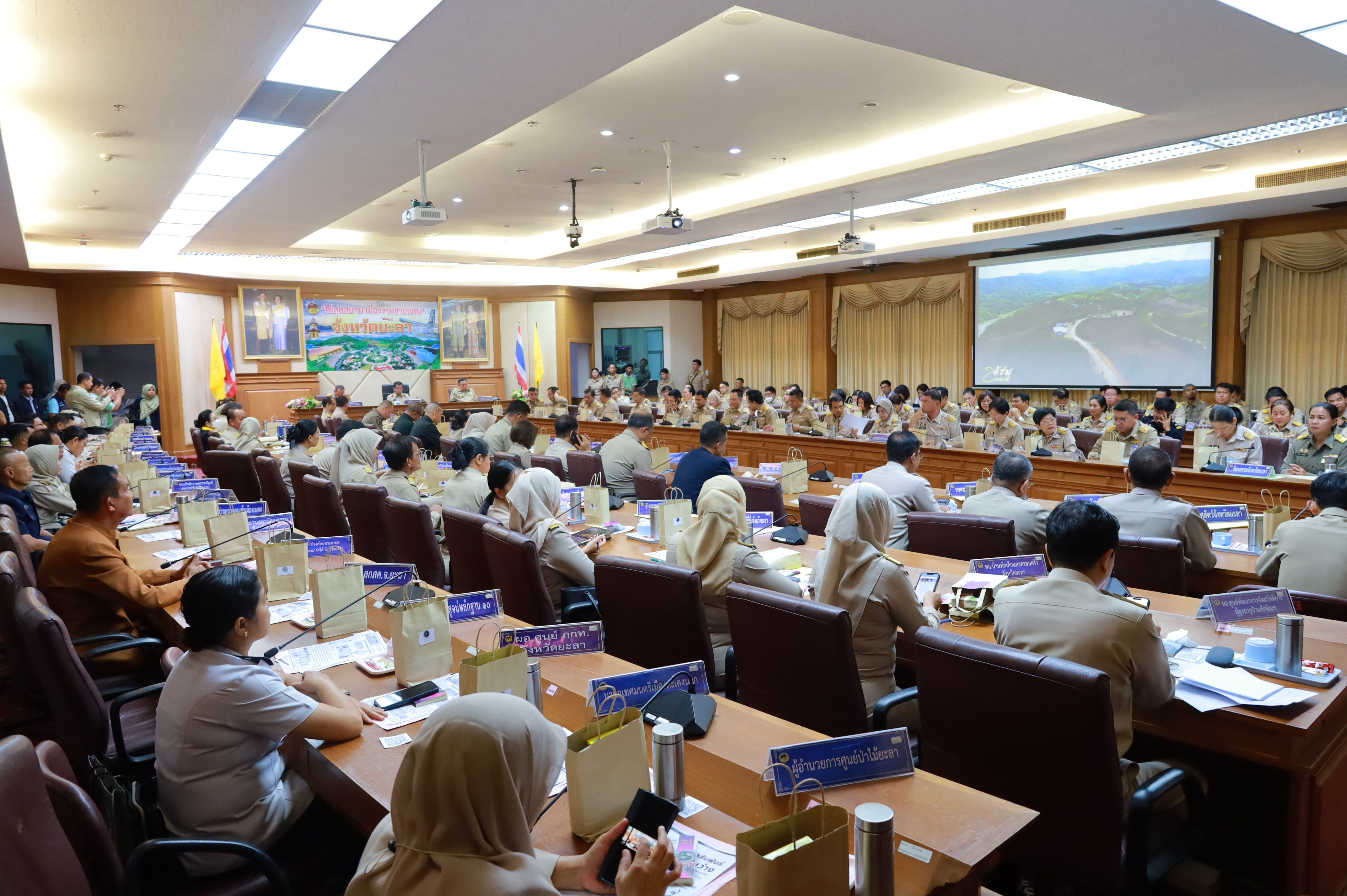 พช.ยะลา ร่วประชุมคณะกรมการจังหวัด หัวหน้าส่วนราชการ หัวหน้าหน่วยงาน/รัฐวิสาหกิจ ครั้งที่ 3/2568