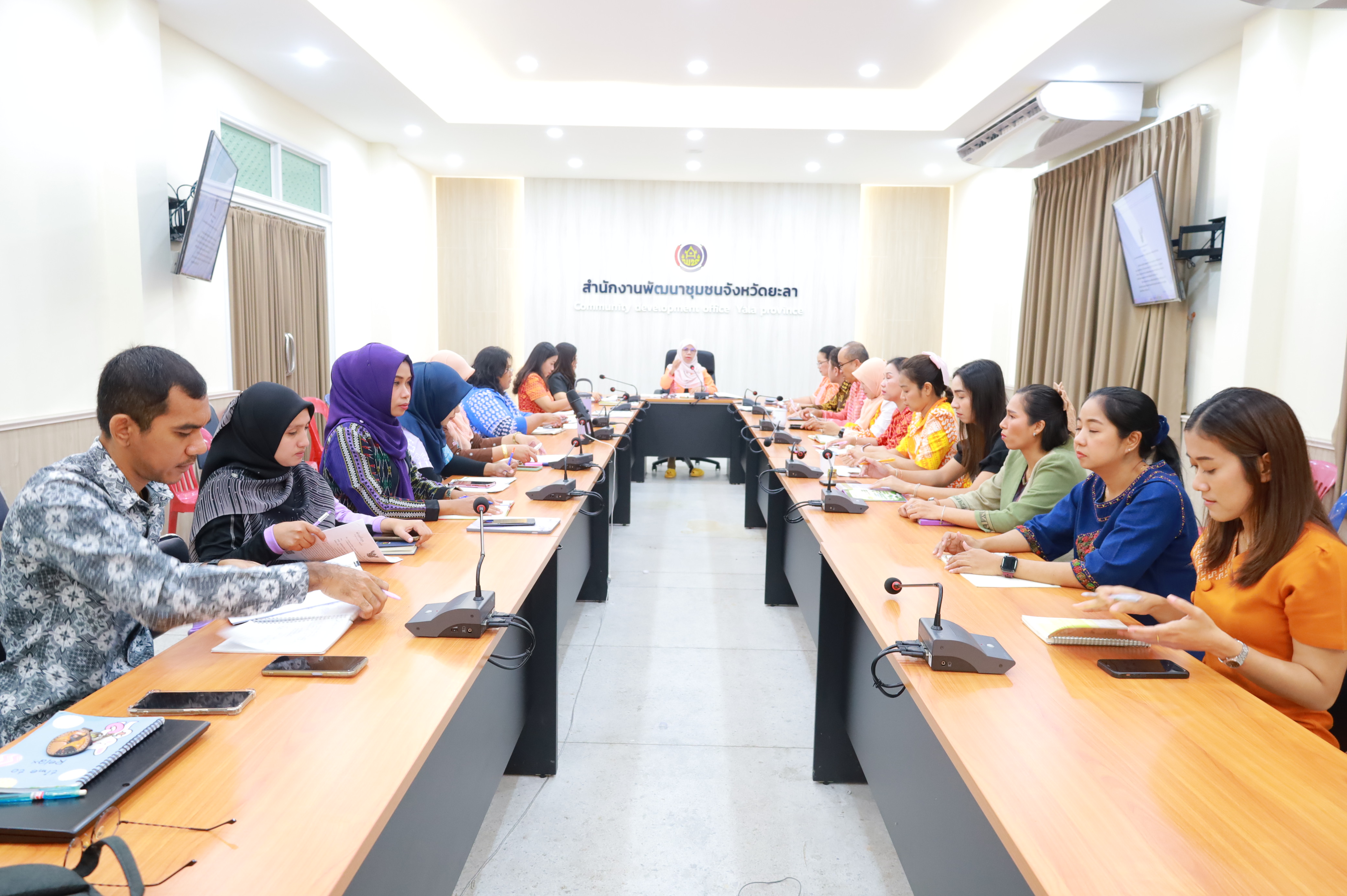 พช.ยะลา ประชุมเตรียมความพร้อมจัดงานทอดผ้าป่าสมทบทุนเด็กชนบทฯ