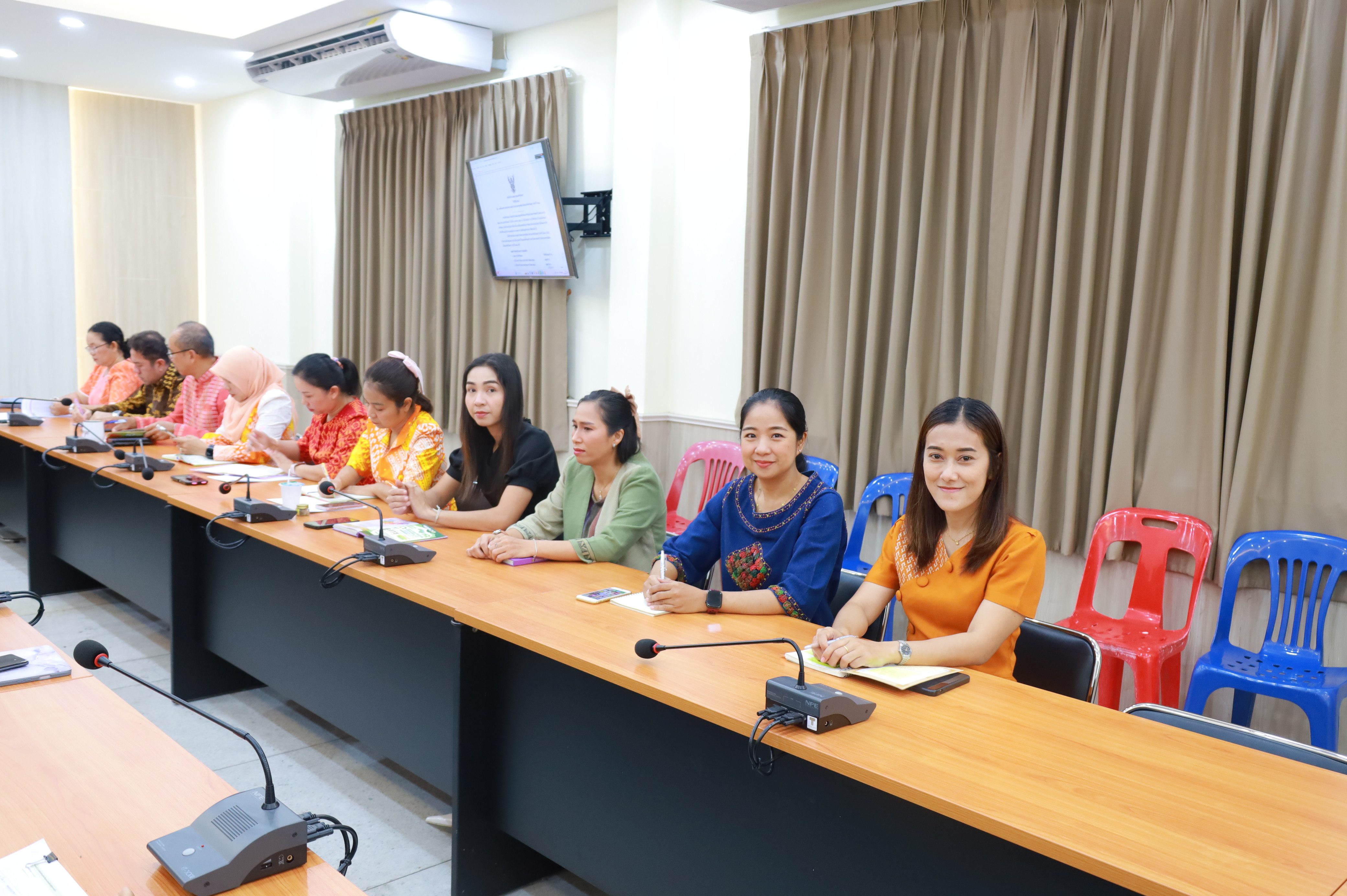 พช.ยะลา ประชุมเตรียมความพร้อมจัดงานทอดผ้าป่าสมทบทุนเด็กชนบทฯ